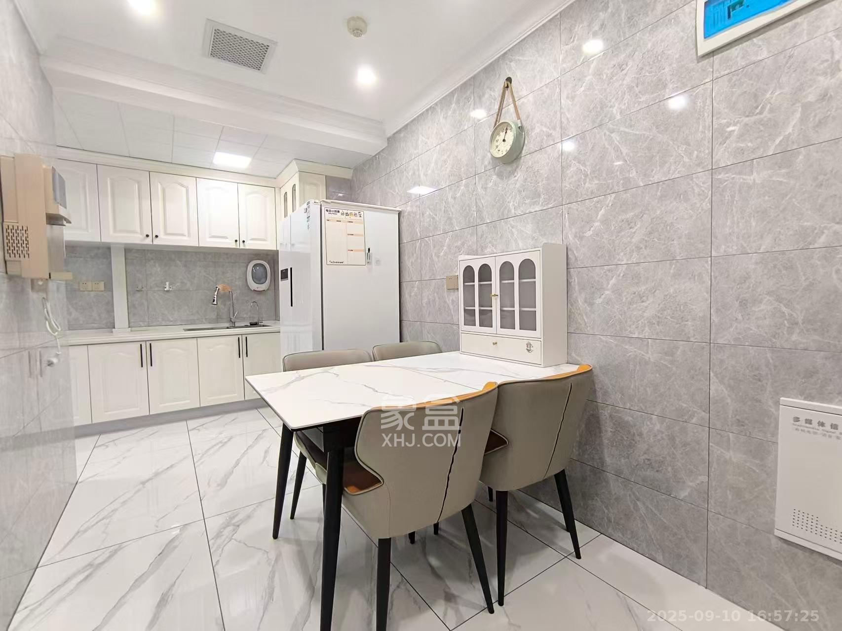 保利天禧C区  4室2厅2卫    8000.0元/月室内图