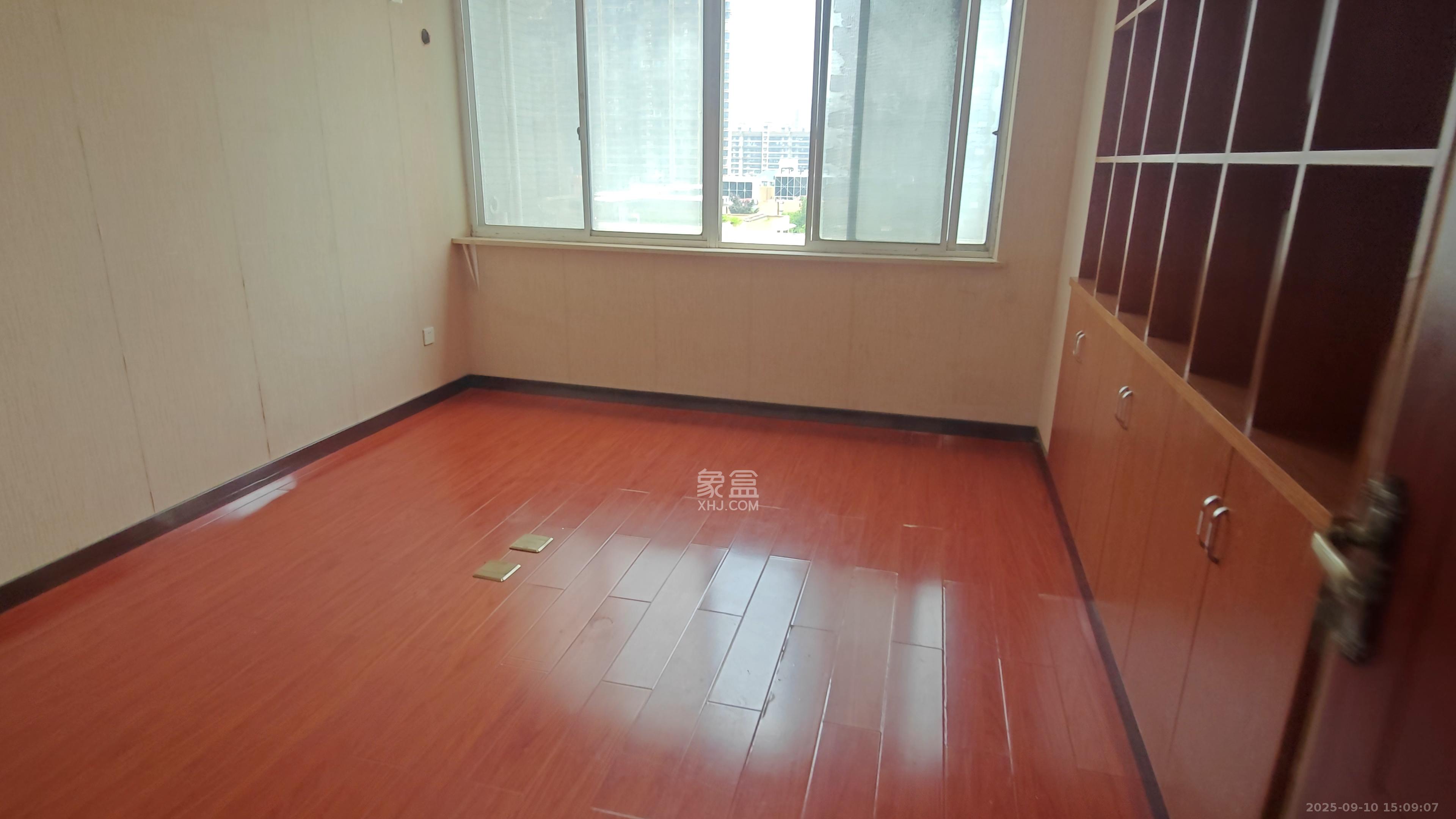 时代帝景 1室1厅1卫 4200.0元/月 时代帝景 1室1厅1卫 4200.0元/月室内图