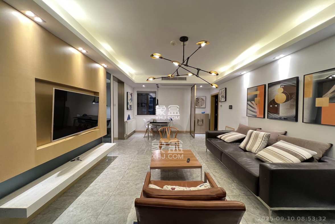 保利西海岸B区  3室2厅2卫    5000.0元/月 保利西海岸B区  3室2厅2卫    5000.0元/月室内图