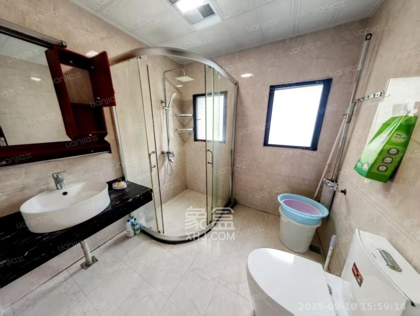 西街花园 3室1厅1卫 3000.0元/月 西街花园 3室1厅1卫 3000.0元/月室内图