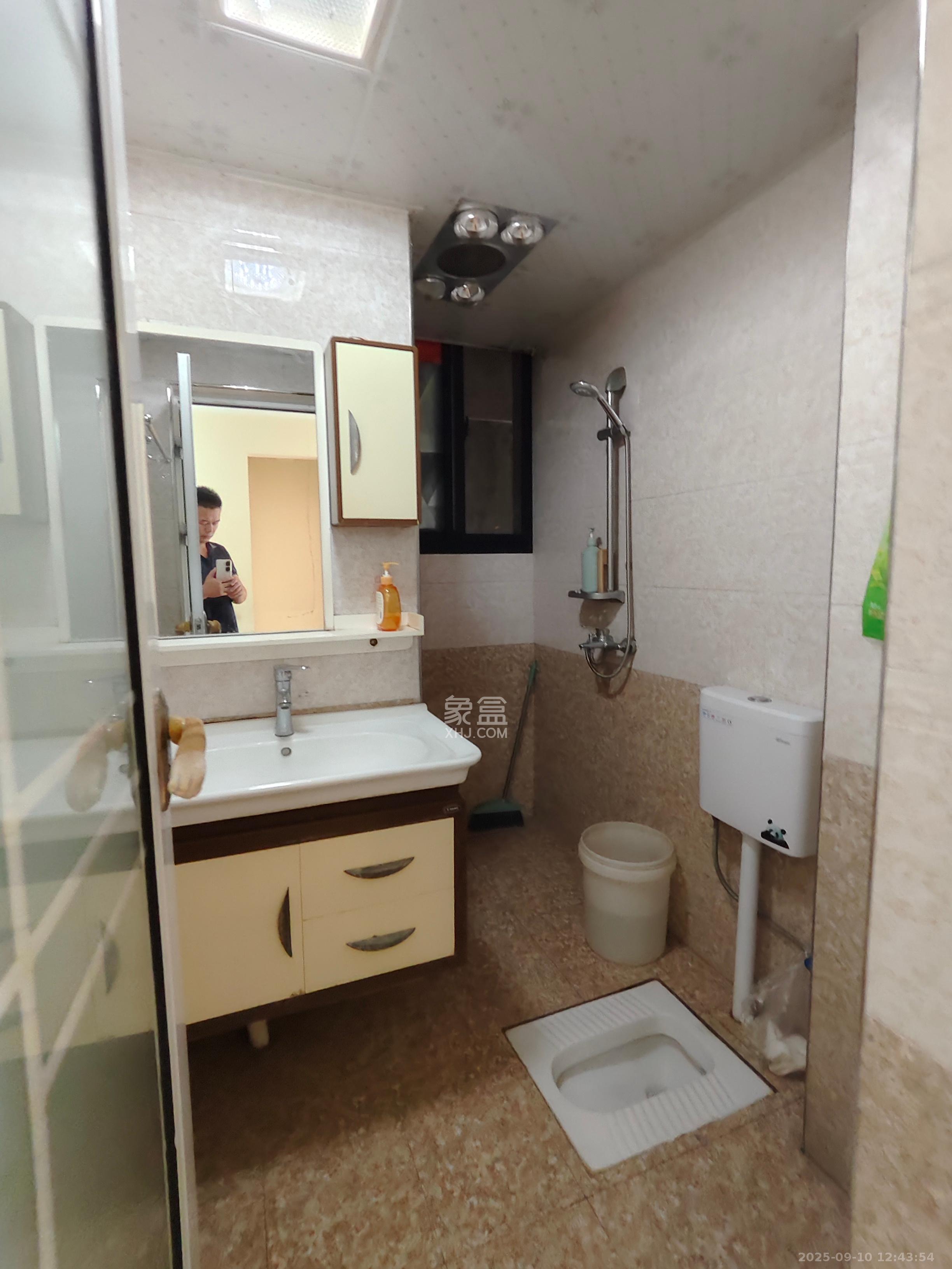 南枫时光 3室2厅1卫 2500.0元/月 南枫时光 3室2厅1卫 2500.0元/月室内图