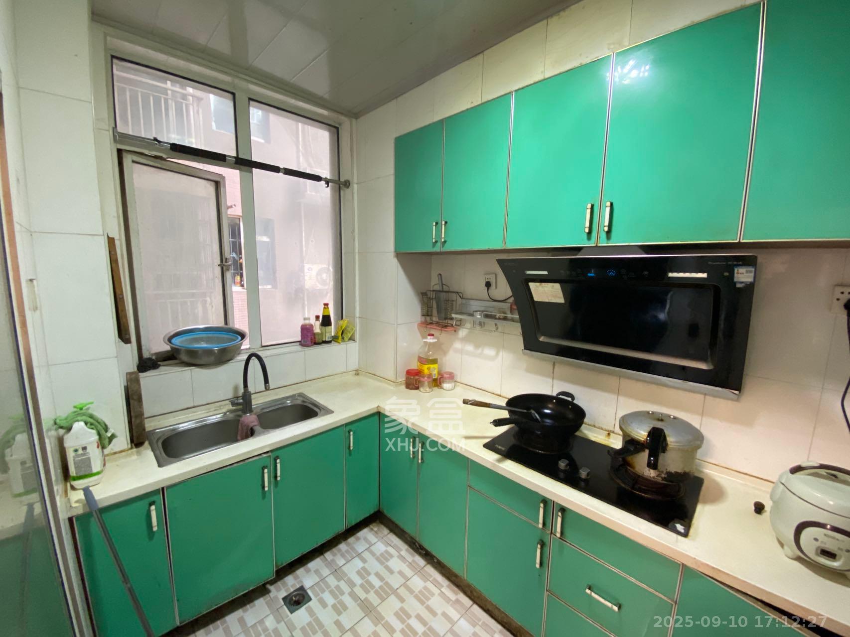 麓山枫情  3室2厅1卫    2300.0元/月 麓山枫情  3室2厅1卫    2300.0元/月室内图