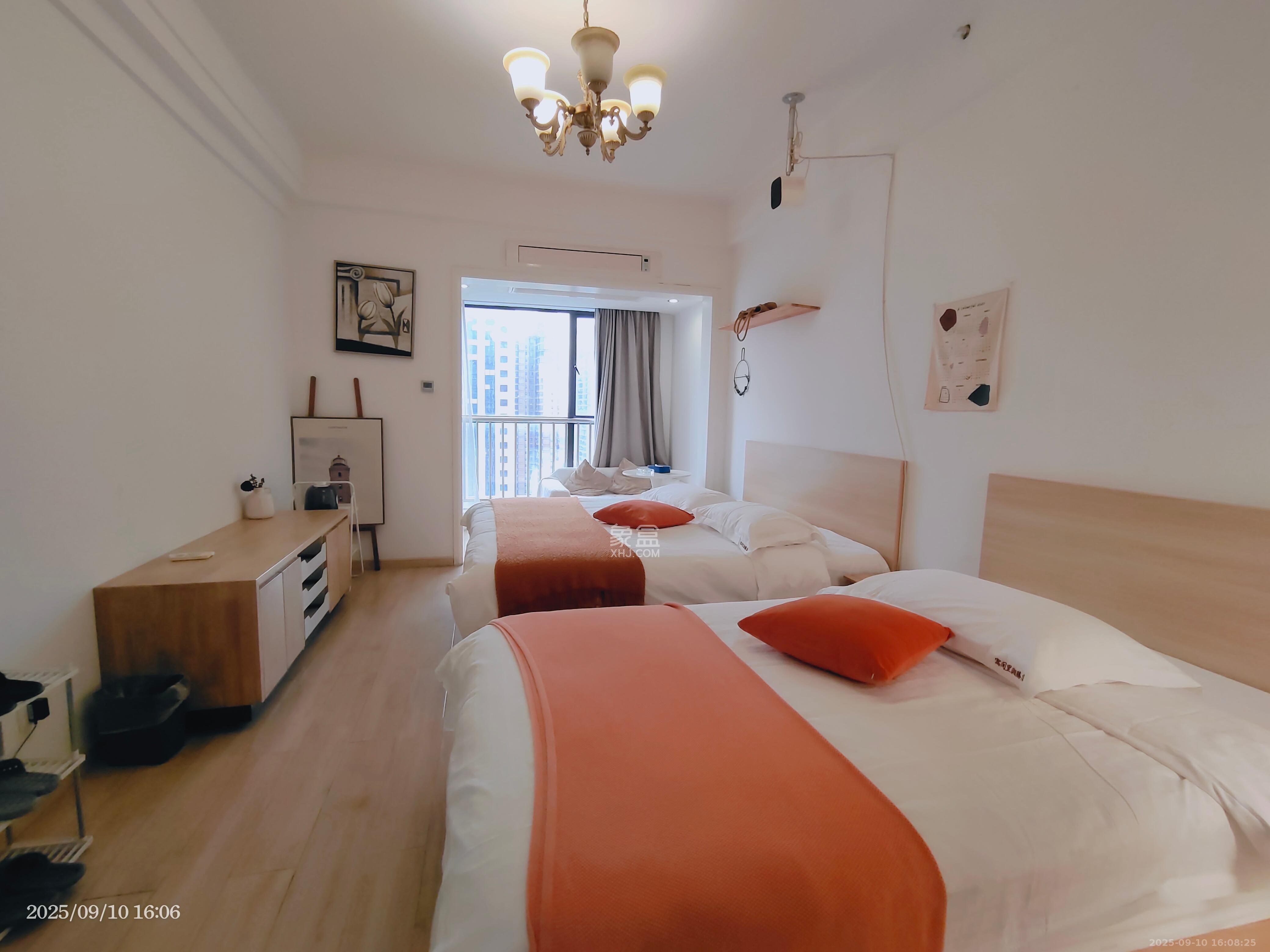 湘腾城市广场  1室0厅0卫    1600.0元/月 湘腾城市广场  1室0厅0卫    1600.0元/月