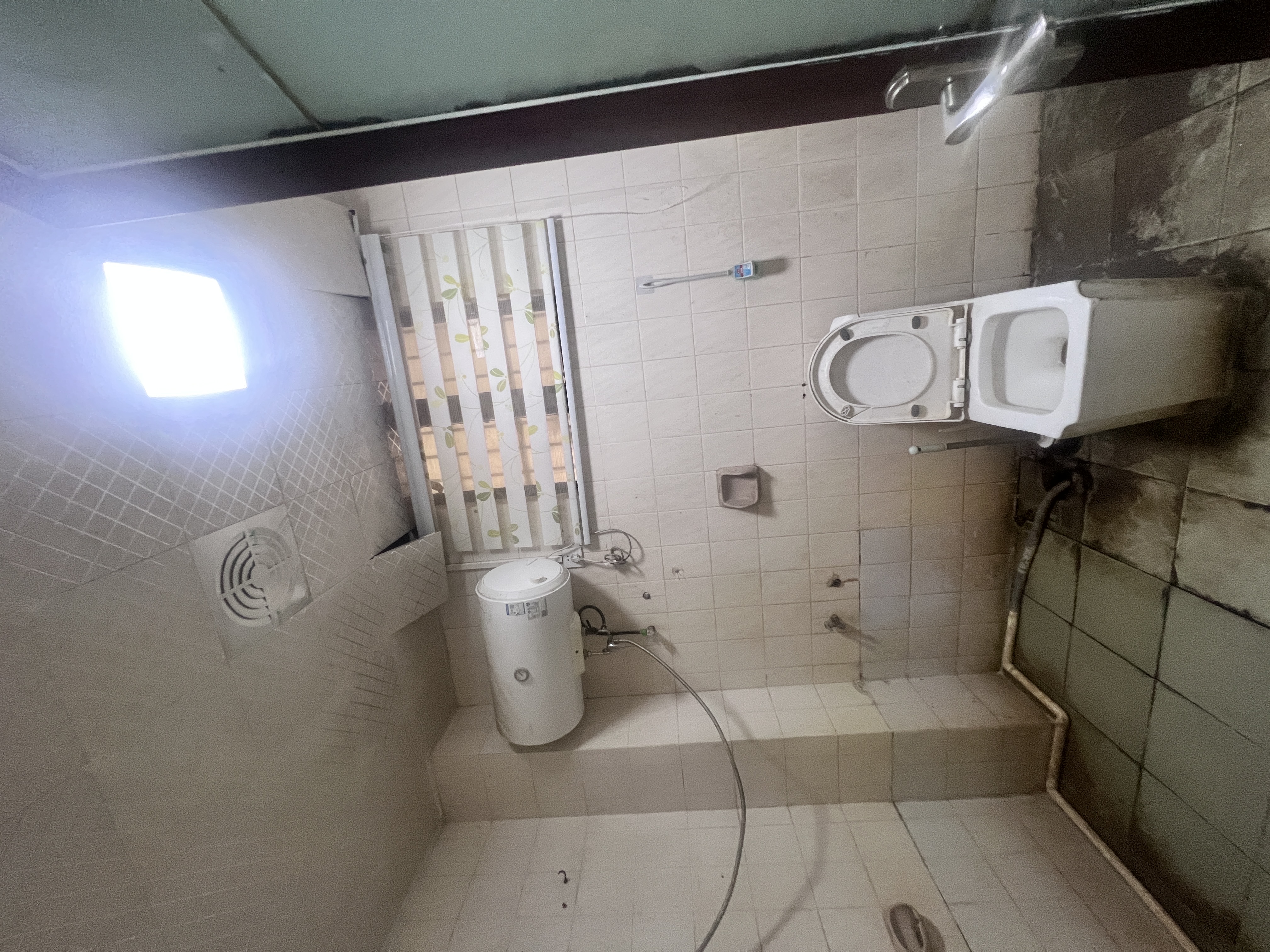 椰城大厦 2室1厅1卫 1400.0元/月 椰城大厦 2室1厅1卫 1400.0元/月室内图