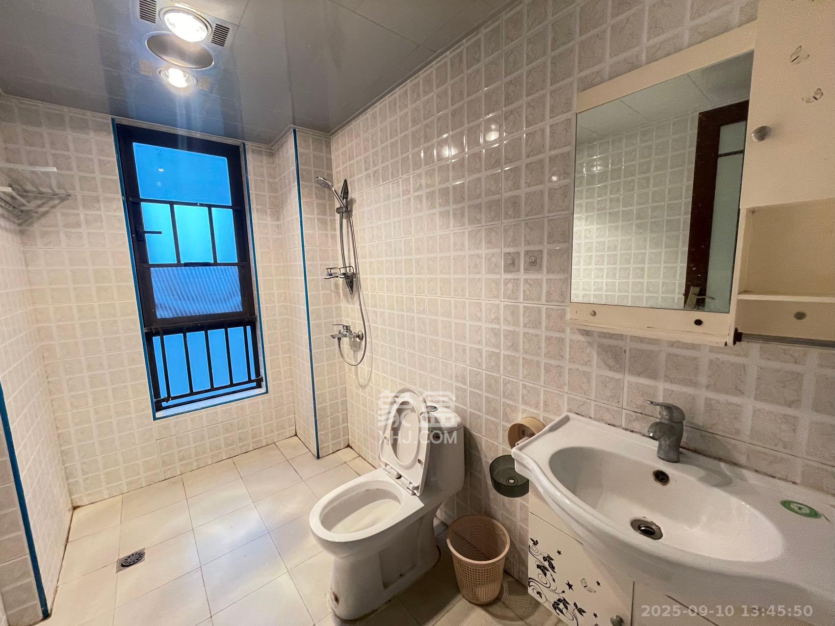 达美D6区  3室2厅2卫    2600.0元/月 达美D6区  3室2厅2卫    2600.0元/月室内图