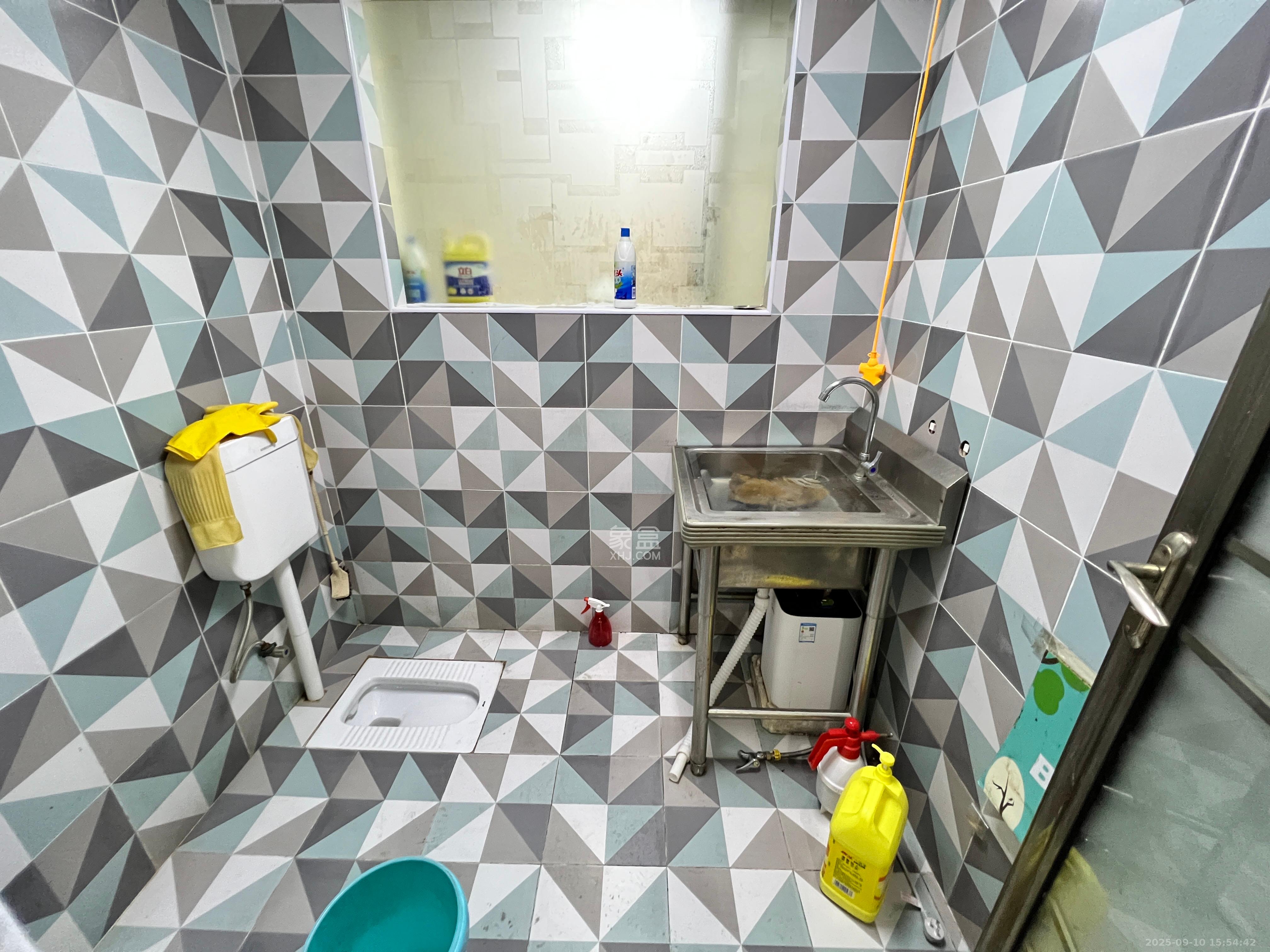 中城丽景香山园  7室2厅2卫    6000.0元/月室内图