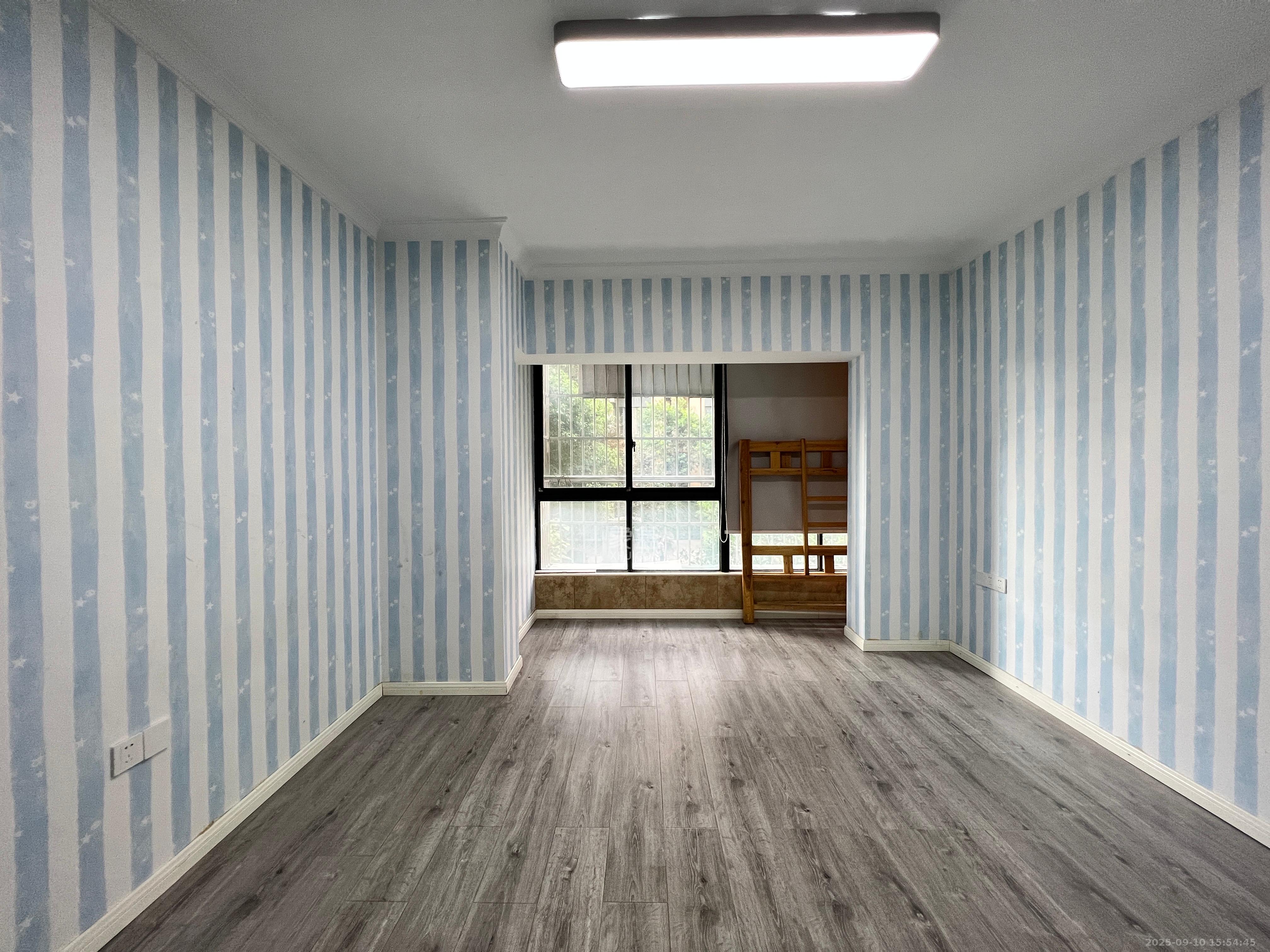 中城丽景香山园  7室2厅2卫    6000.0元/月室内图