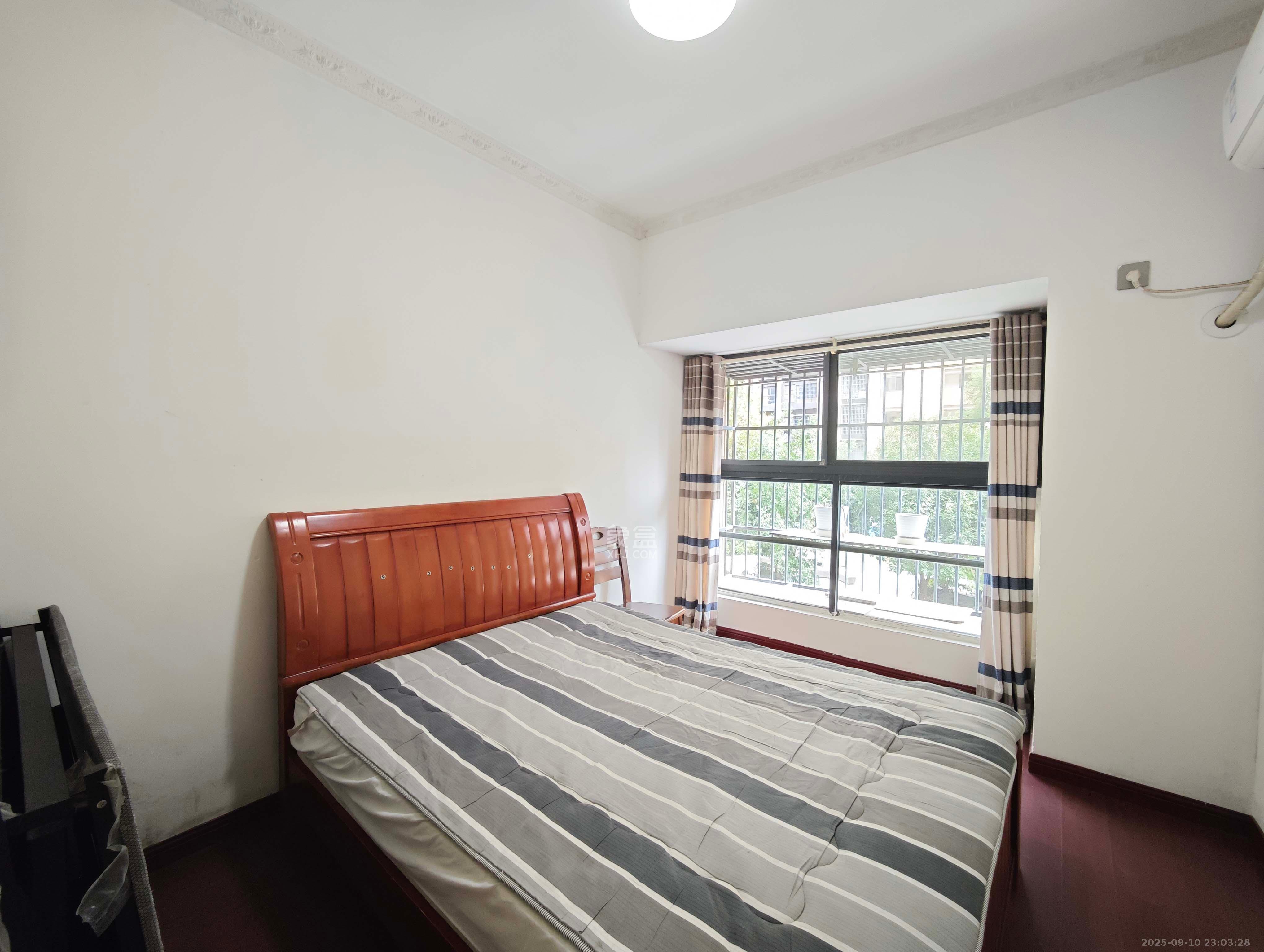 万科魅力之城  3室2厅1卫    88.8万卧室