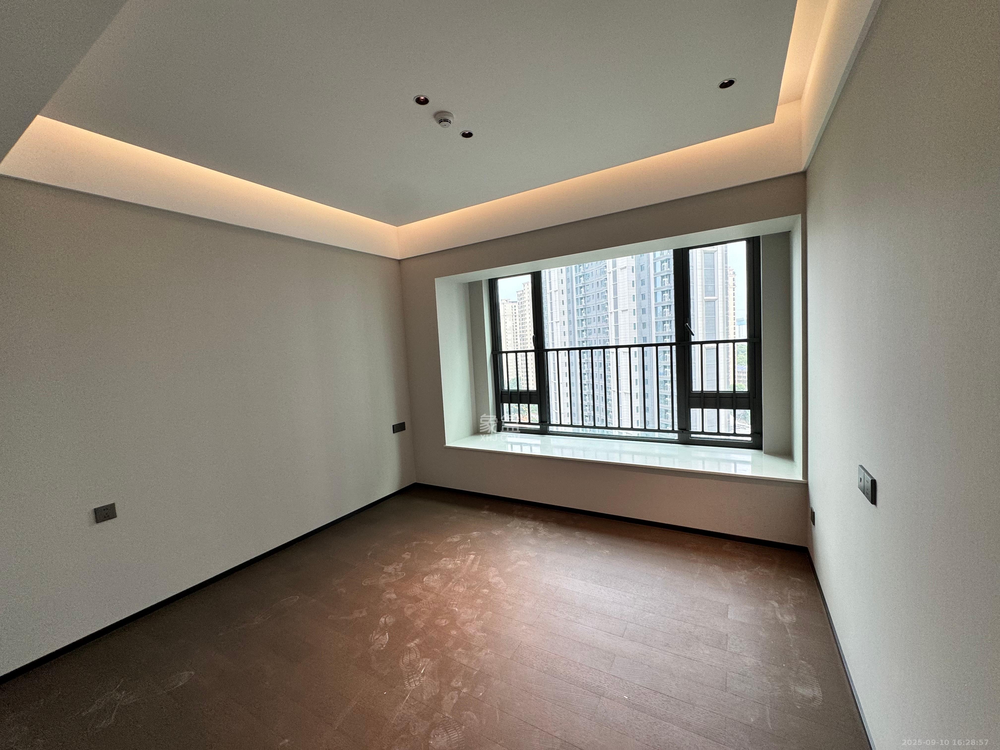 中海阅湘台 4室2厅3卫 10000.0元/月 中海阅湘台 4室2厅3卫 10000.0元/月室内图