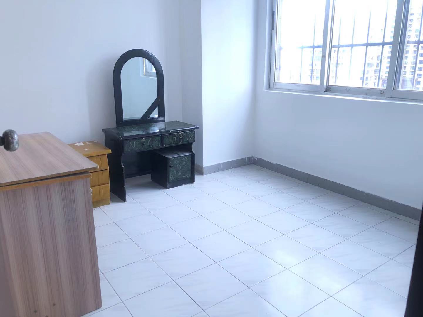 港苑小区 1室1厅1卫 57.0万 港苑小区 1室1厅1卫 57.0万客厅