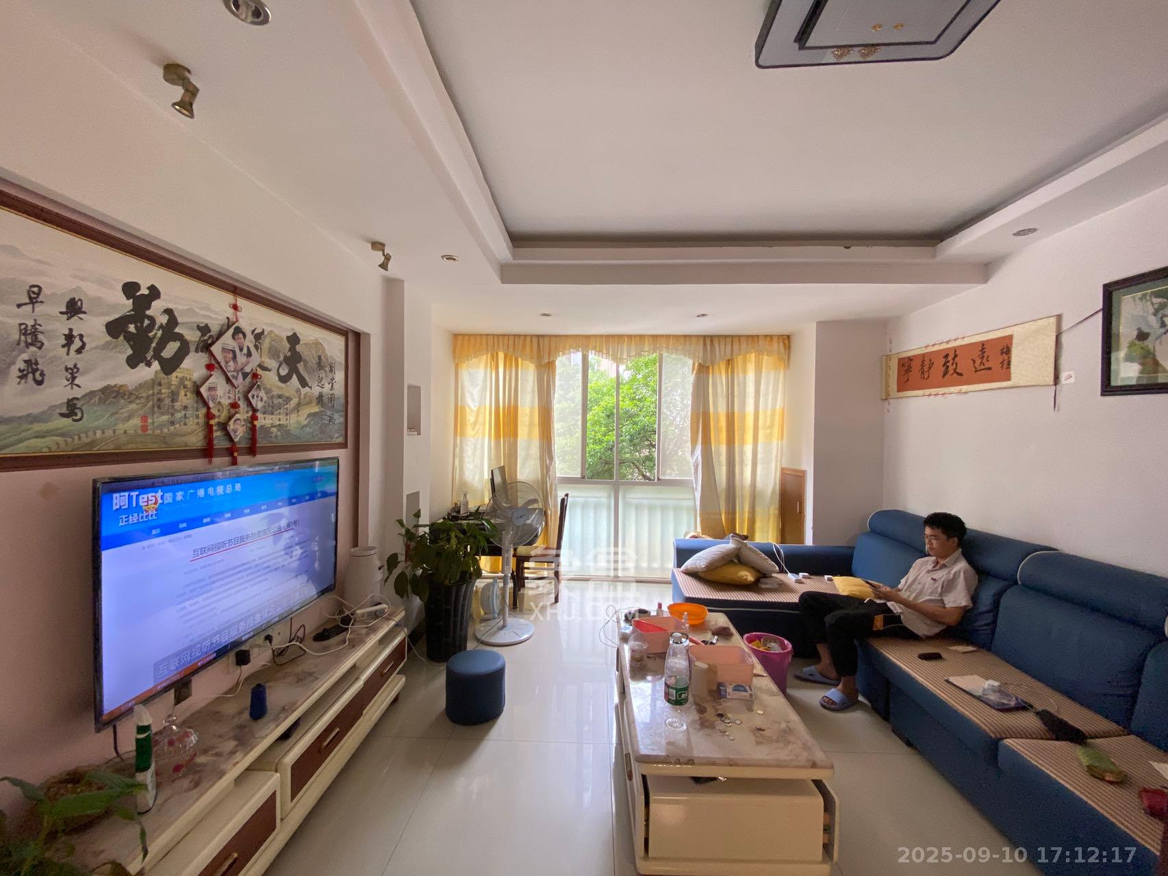 麓山枫情  3室2厅1卫    2300.0元/月 麓山枫情  3室2厅1卫    2300.0元/月室内图