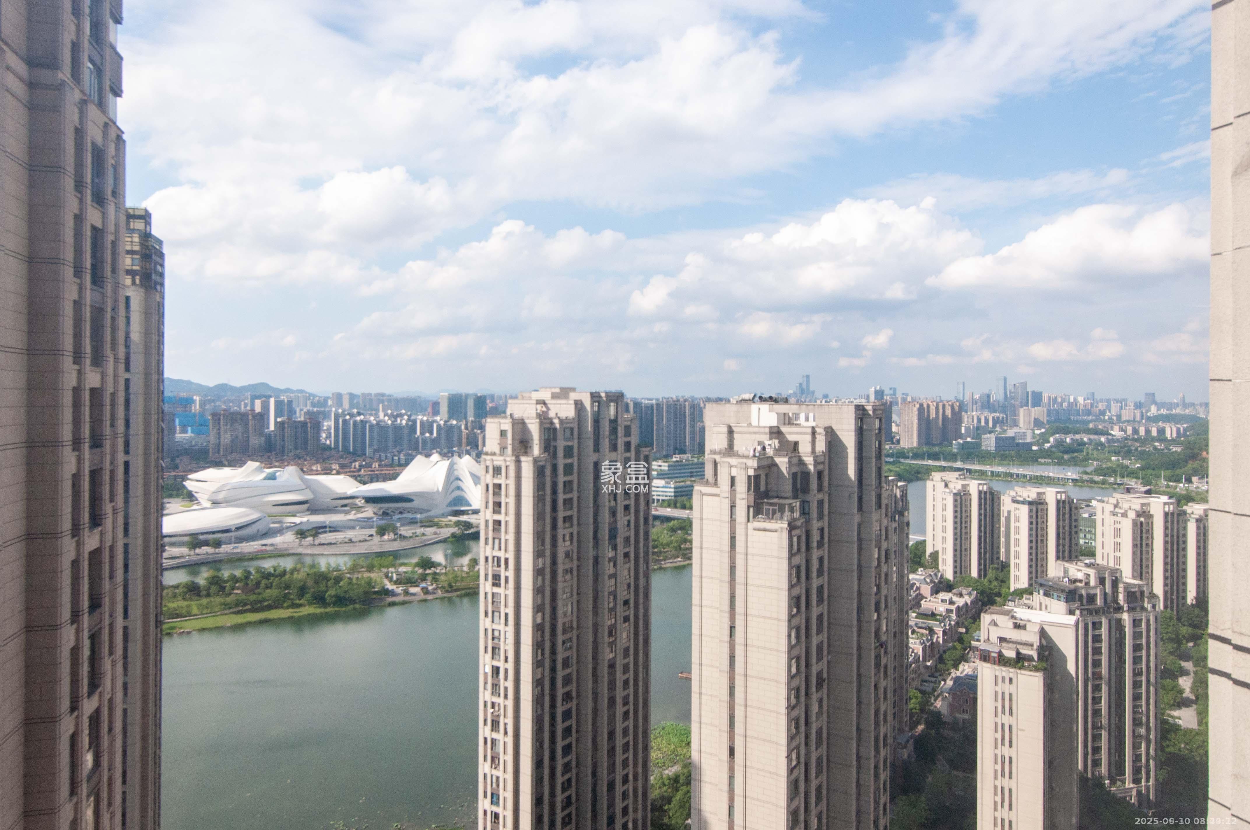 金茂梅溪湖 4室2厅2卫 3500.0元/月 金茂梅溪湖 4室2厅2卫 3500.0元/月室内图