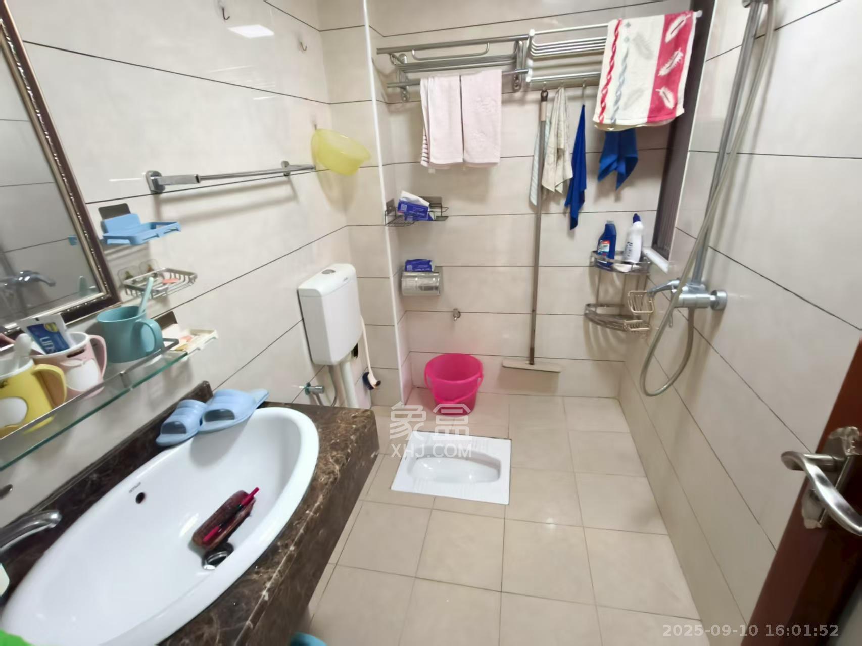 名府南苑  3室2厅1卫    1280.0元/月 名府南苑  3室2厅1卫    1280.0元/月室内图