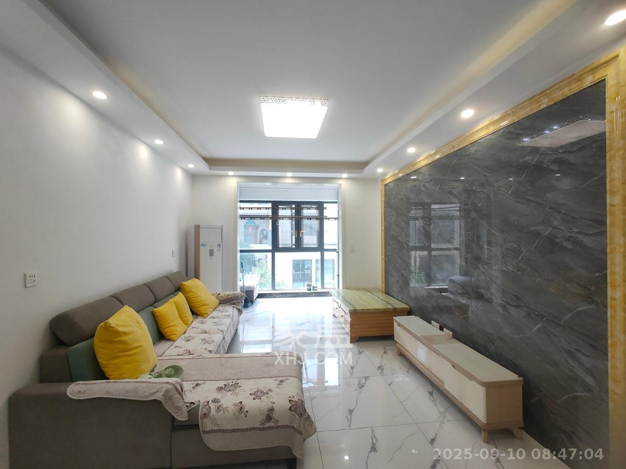 联诚雅郡 3室2厅2卫 2000.0元/月 联诚雅郡 3室2厅2卫 2000.0元/月室内图