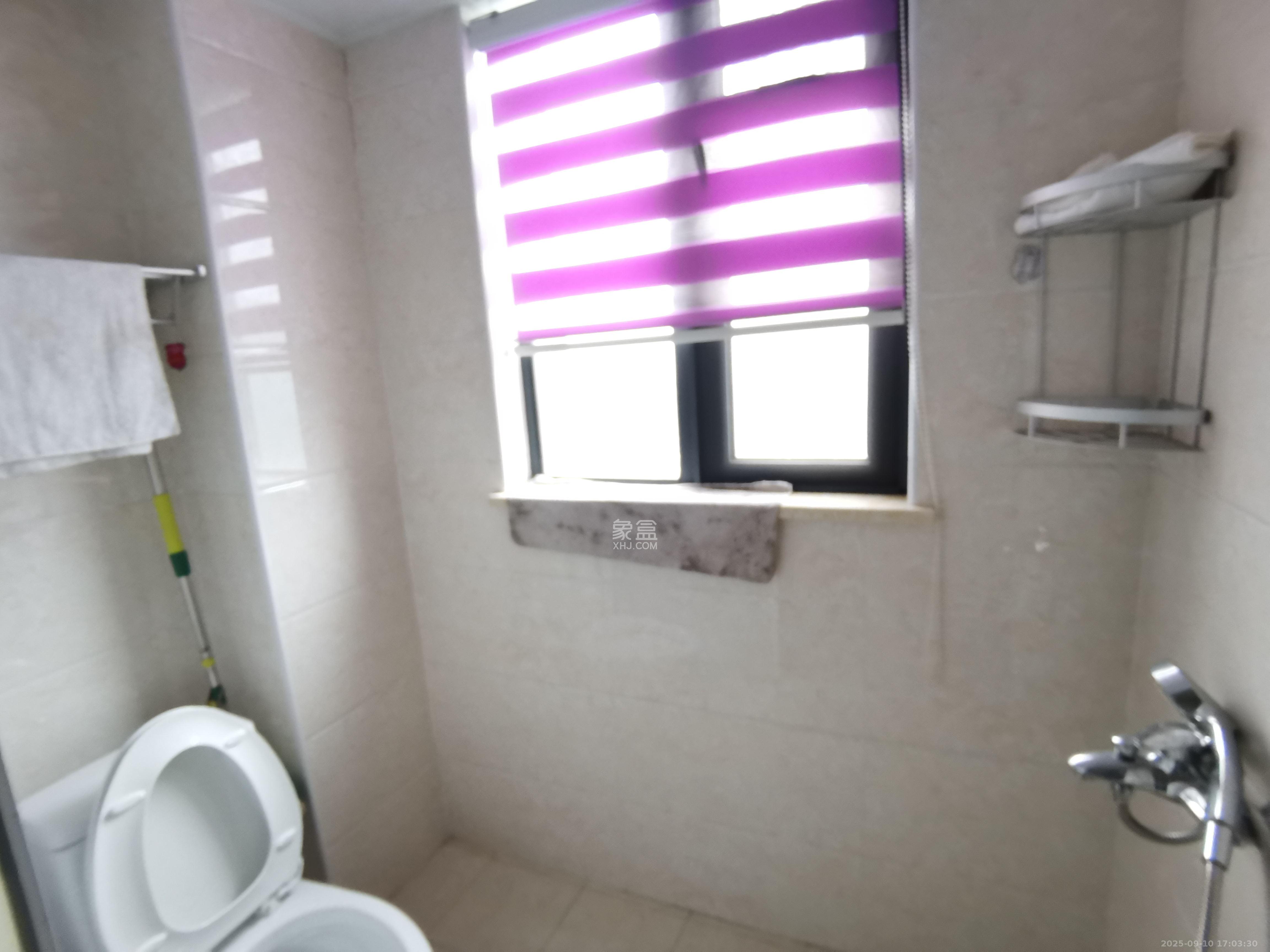 金茂梅溪湖  2室1厅1卫    1800.0元/月室内图