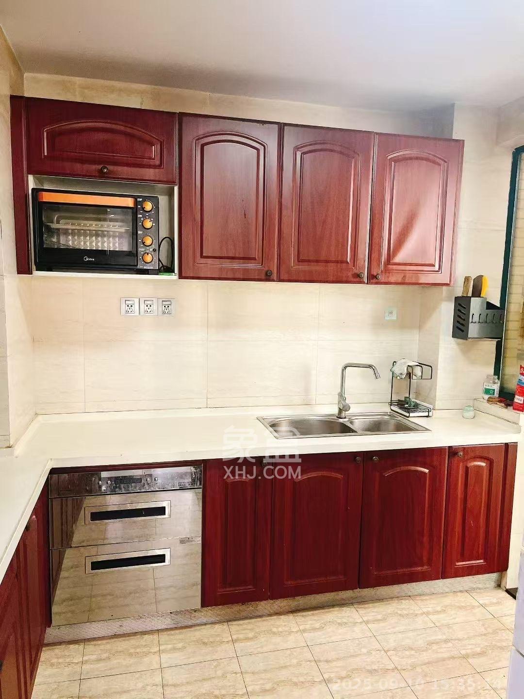 富基世纪公园 4室2厅2卫 2100.0元/月 富基世纪公园 4室2厅2卫 2100.0元/月室内图