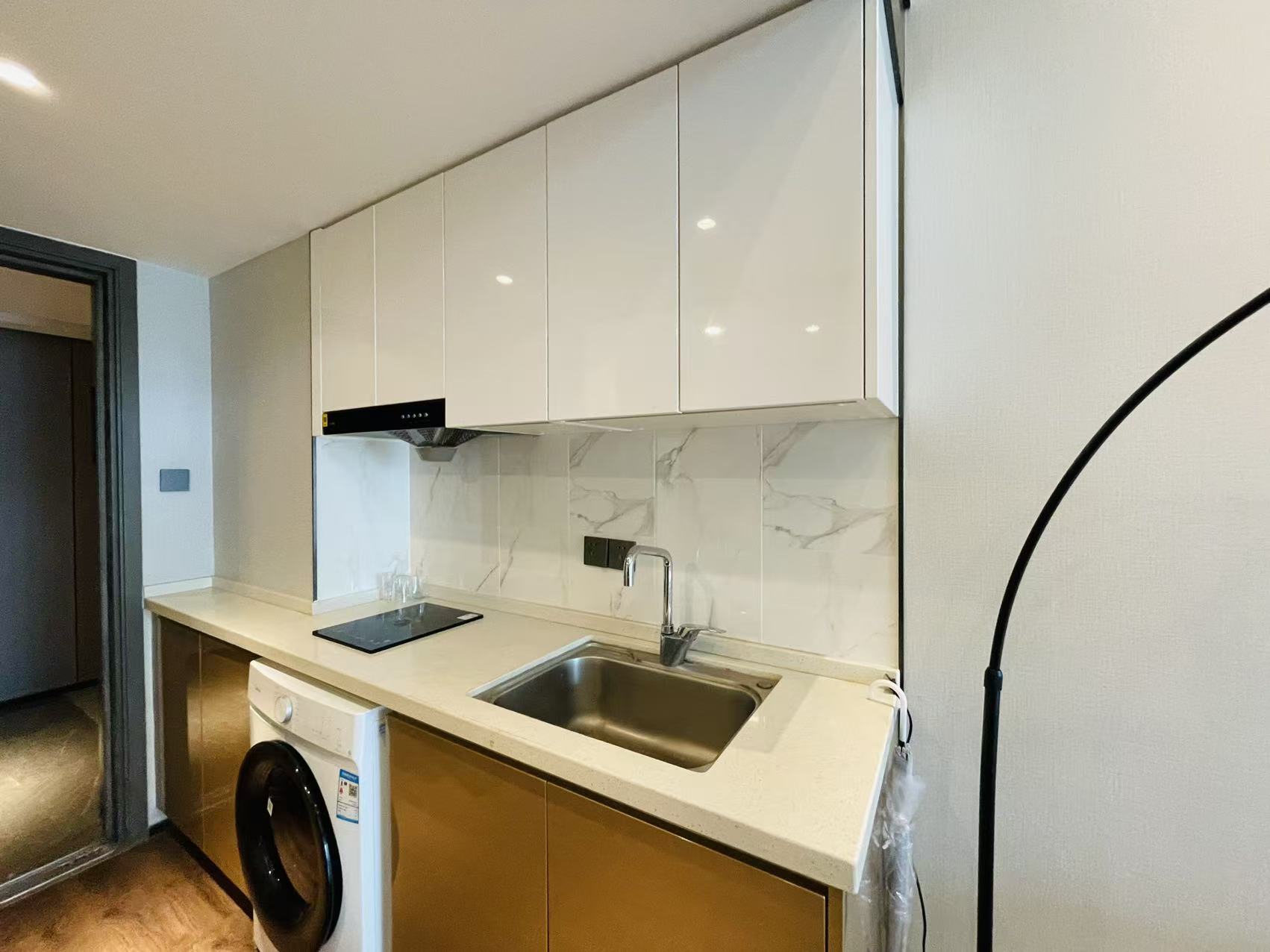 达美寰宇中心 2室2厅1卫 2200.0元/月 达美寰宇中心 2室2厅1卫 2200.0元/月户型图