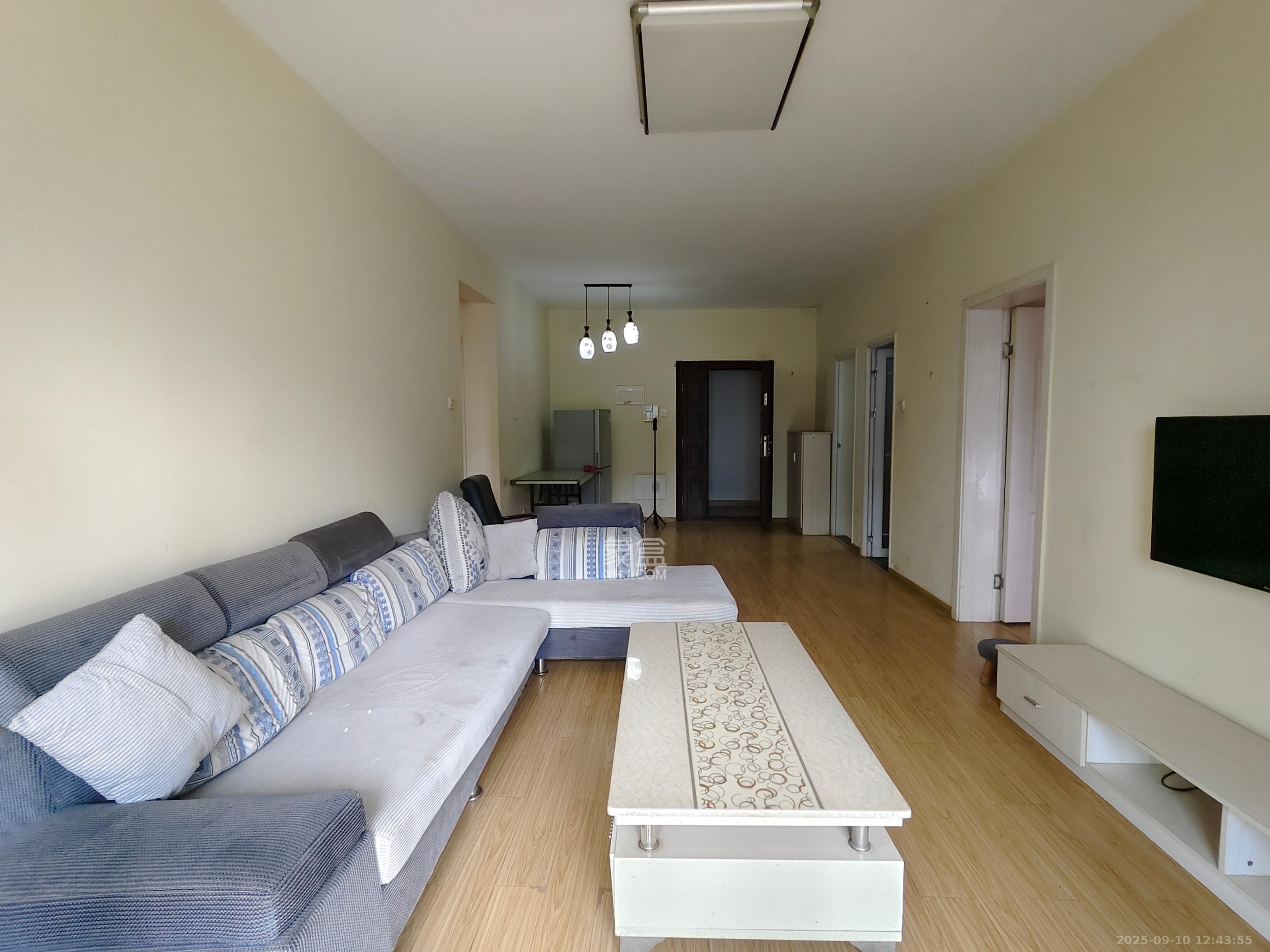 南枫时光  3室2厅1卫    2500.0元/月室内图