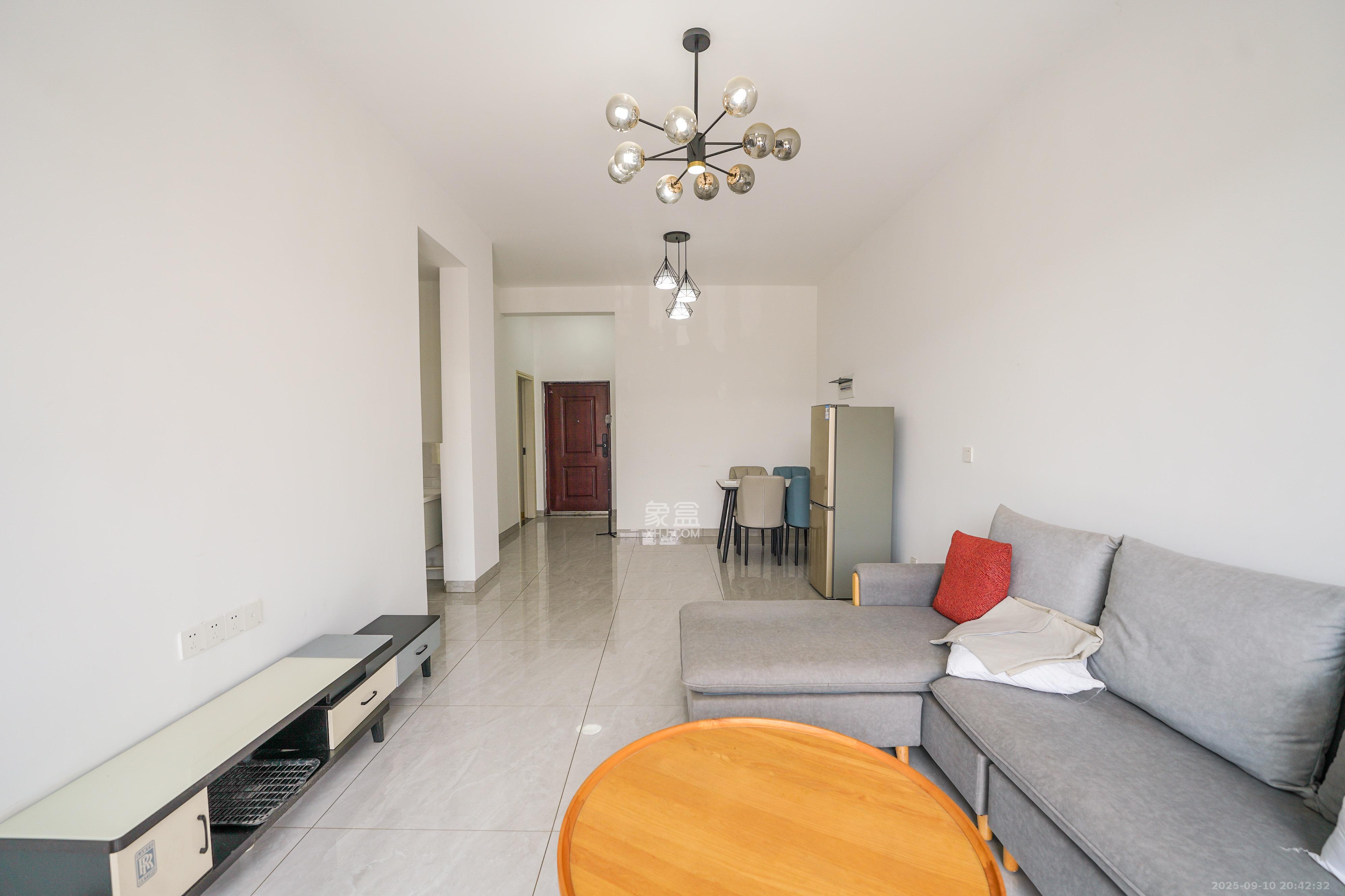 福天藏郡院子  2室2厅1卫    40.0万客厅