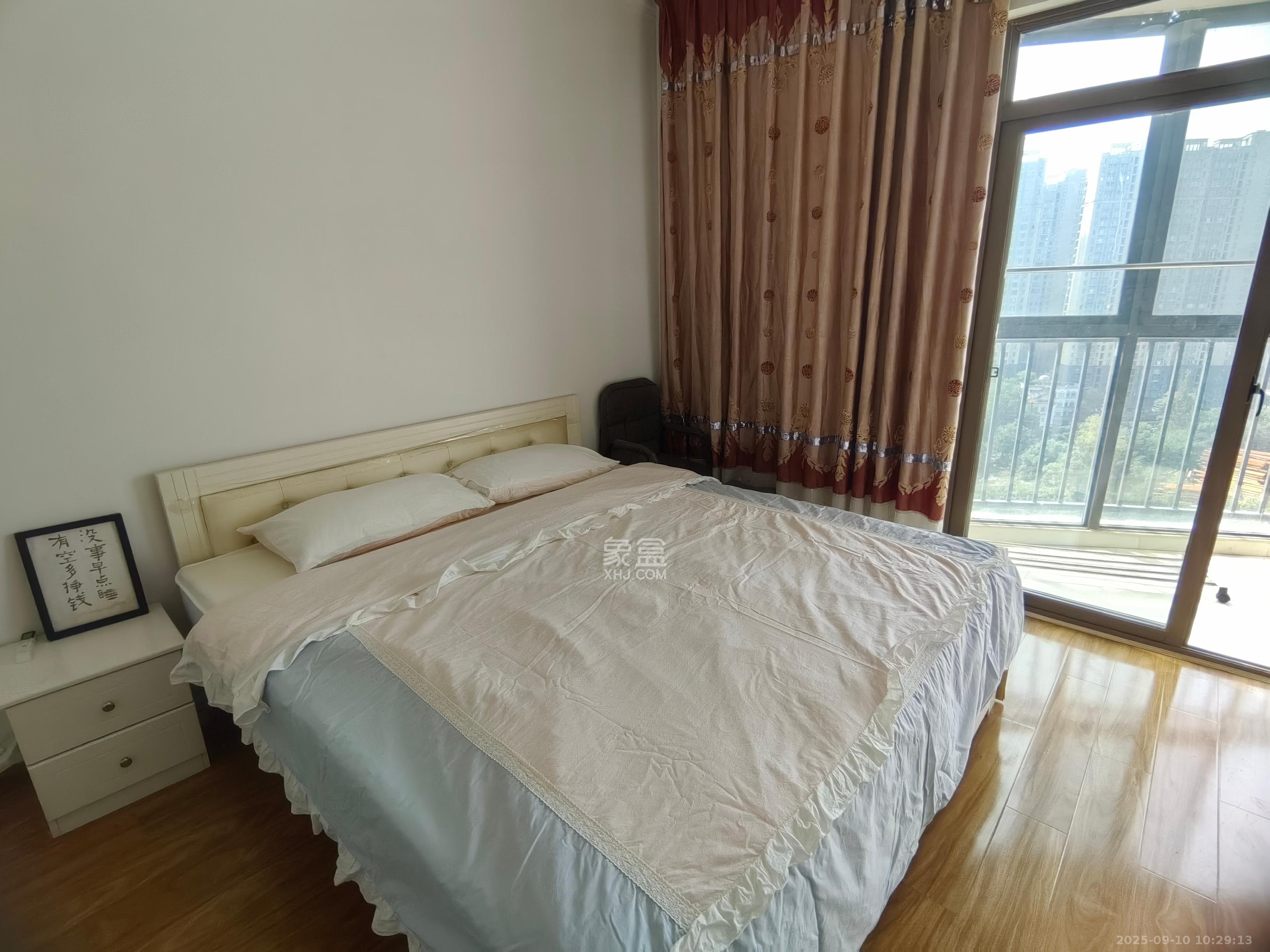 德庆水韵山城 3室2厅2卫 2300.0元/月 德庆水韵山城 3室2厅2卫 2300.0元/月室内图