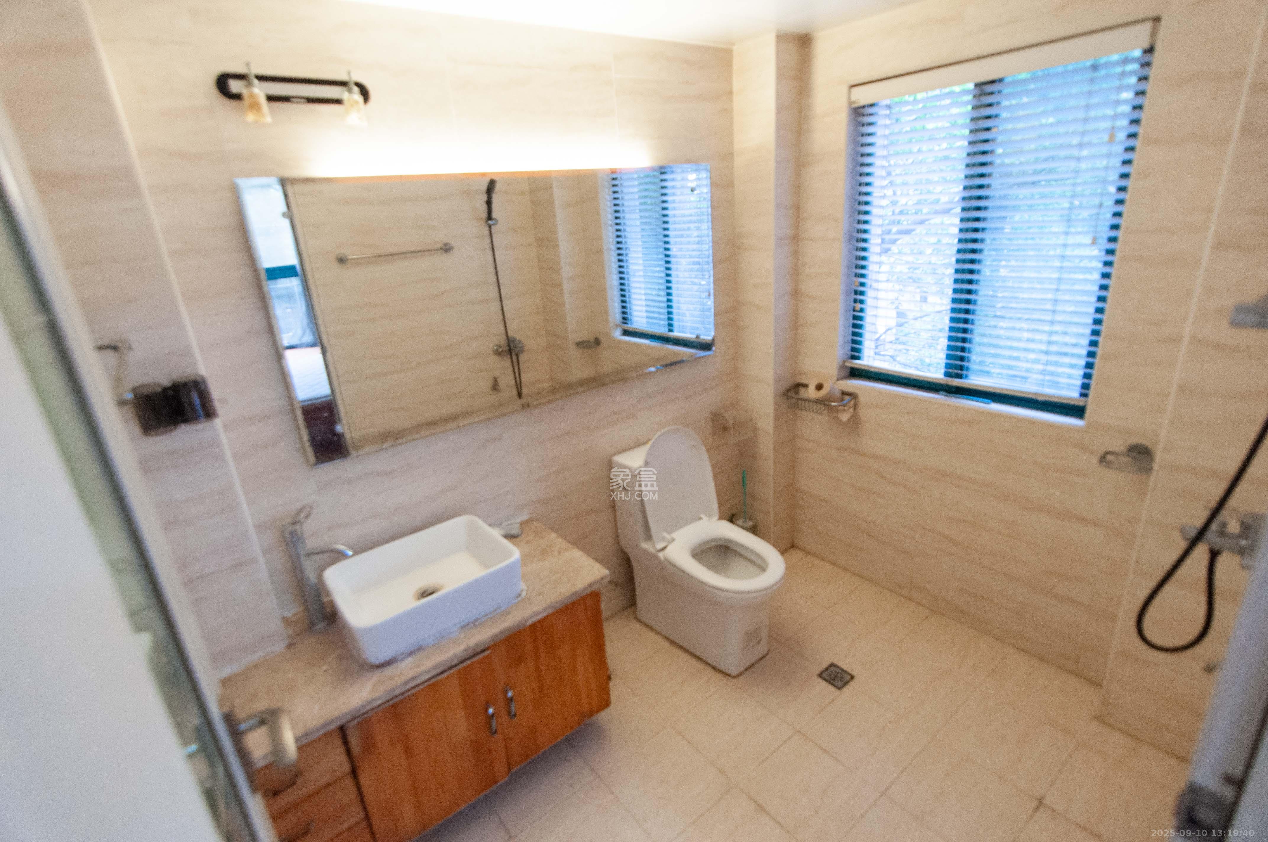 共和世家  3室2厅2卫    154.8万 共和世家  3室2厅2卫    154.8万卫生间