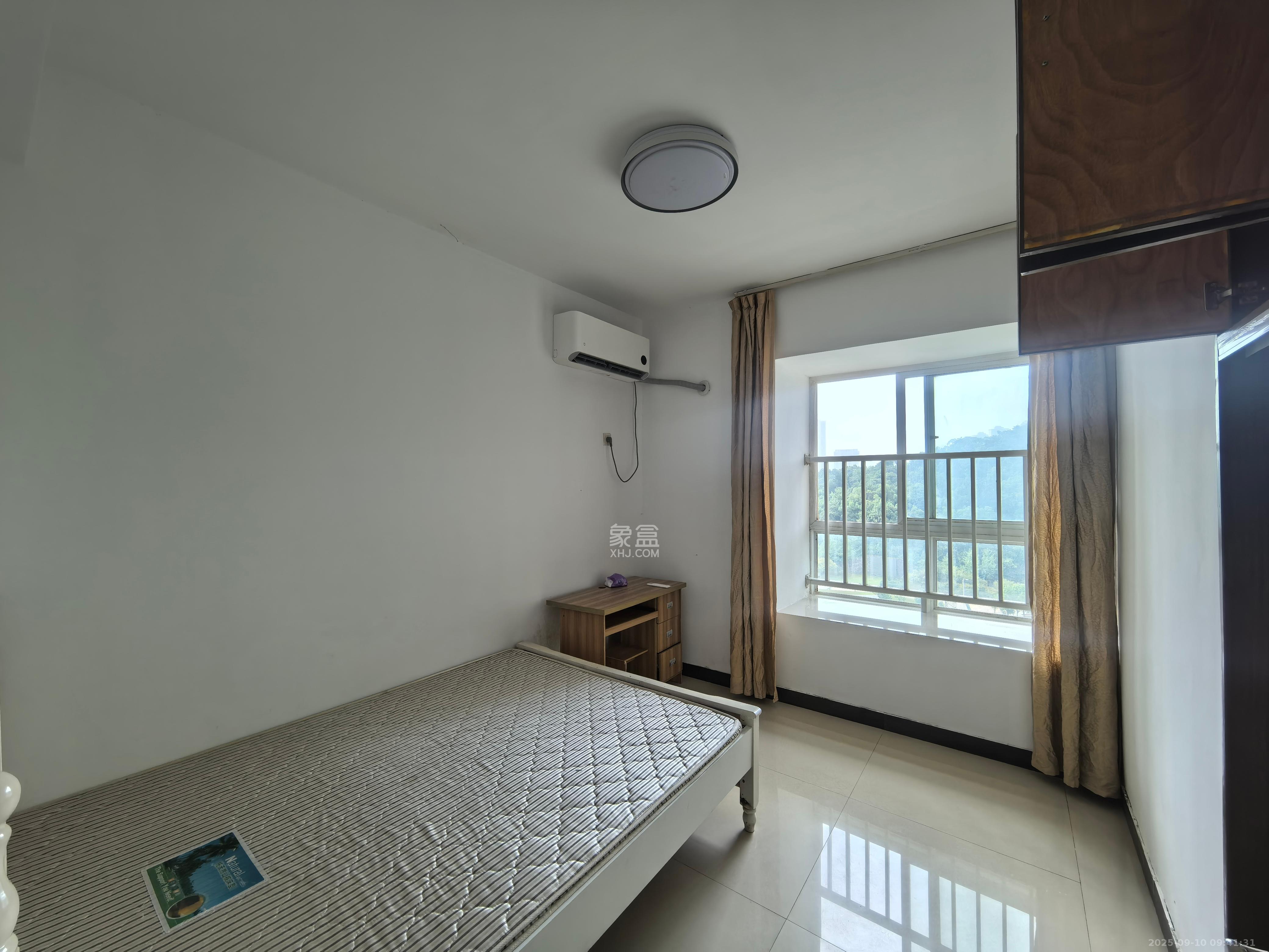 麓山润城  3室2厅2卫    2300.0元/月 麓山润城  3室2厅2卫    2300.0元/月室内图