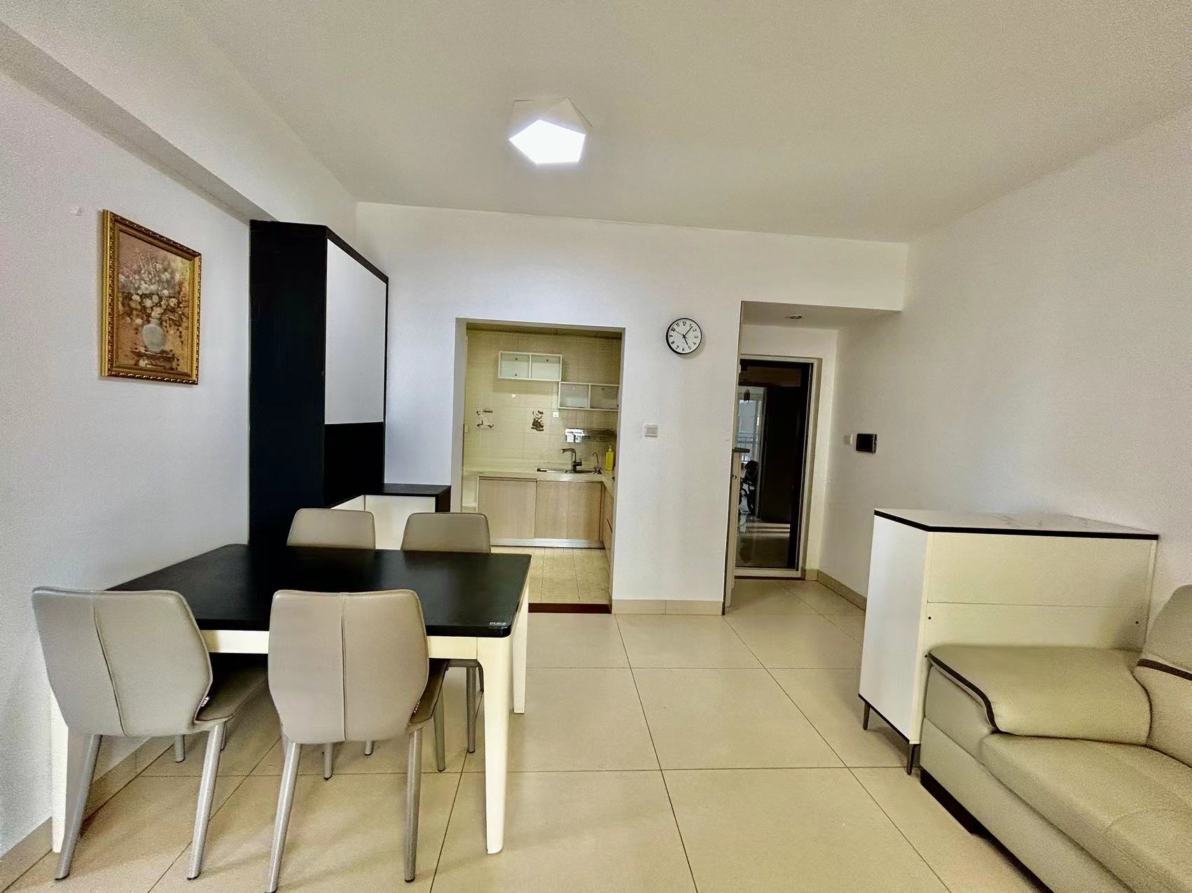 滨海贵族 2室1厅1卫 3200.0元/月 滨海贵族 2室1厅1卫 3200.0元/月室内图