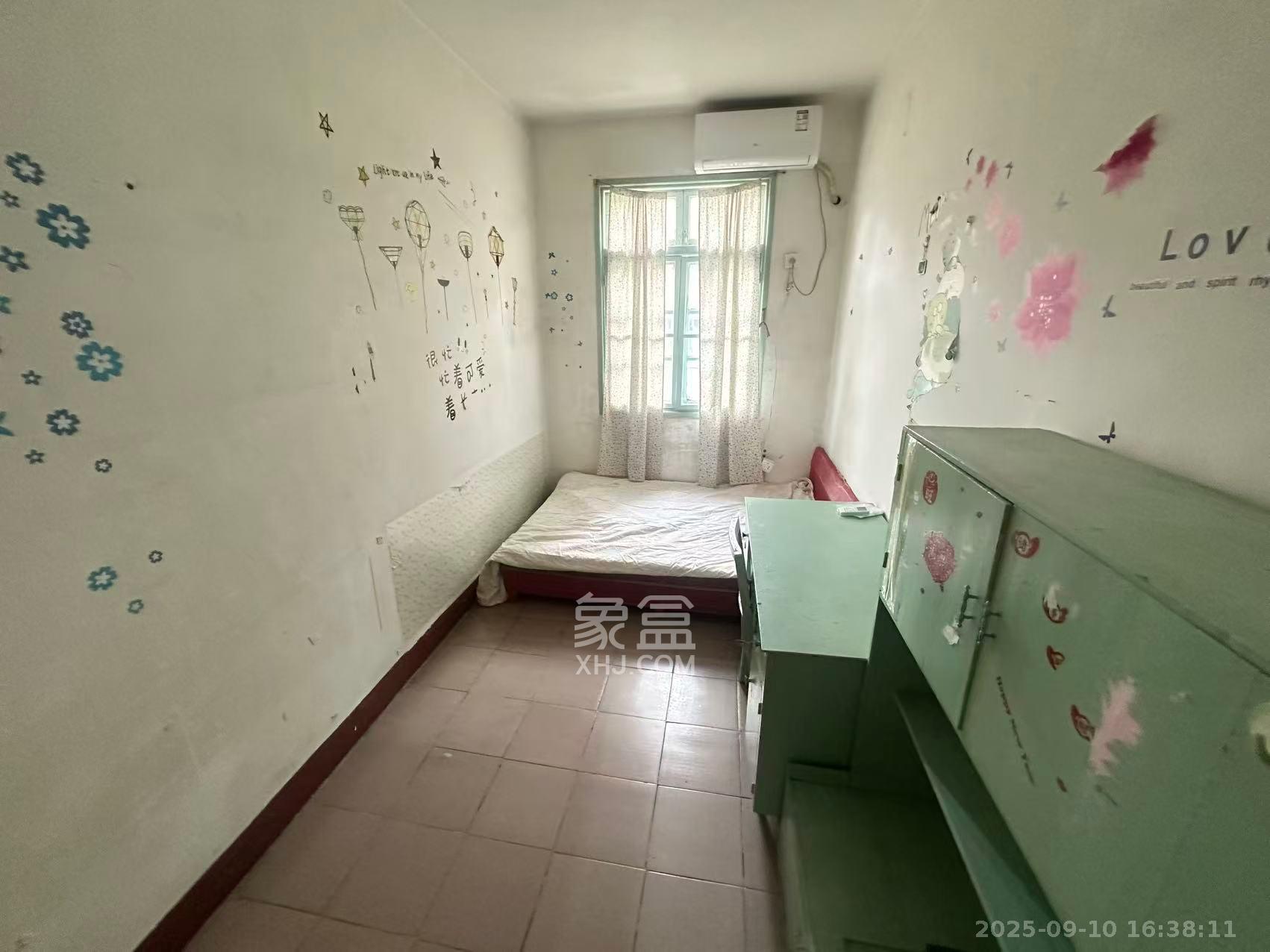 中心医院宿舍  2室1厅1卫    1500.0元/月室内图