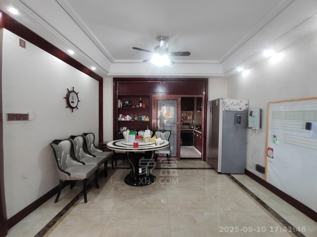 奥园广场 3室2厅2卫 2500.0元/月 奥园广场 3室2厅2卫 2500.0元/月室内图