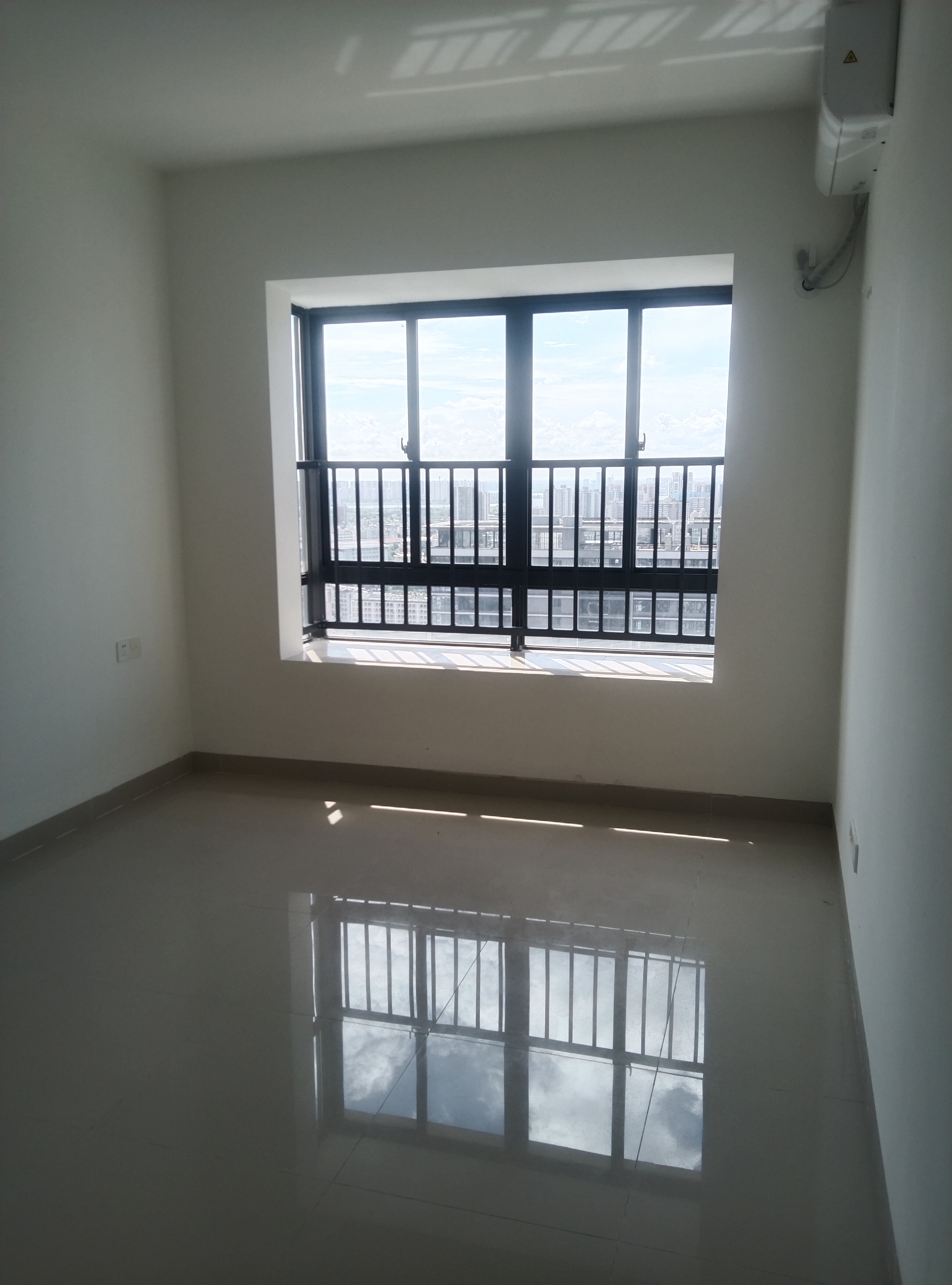 龙岐雅苑  4室2厅2卫    3200.0元/月 龙岐雅苑  4室2厅2卫    3200.0元/月室内图