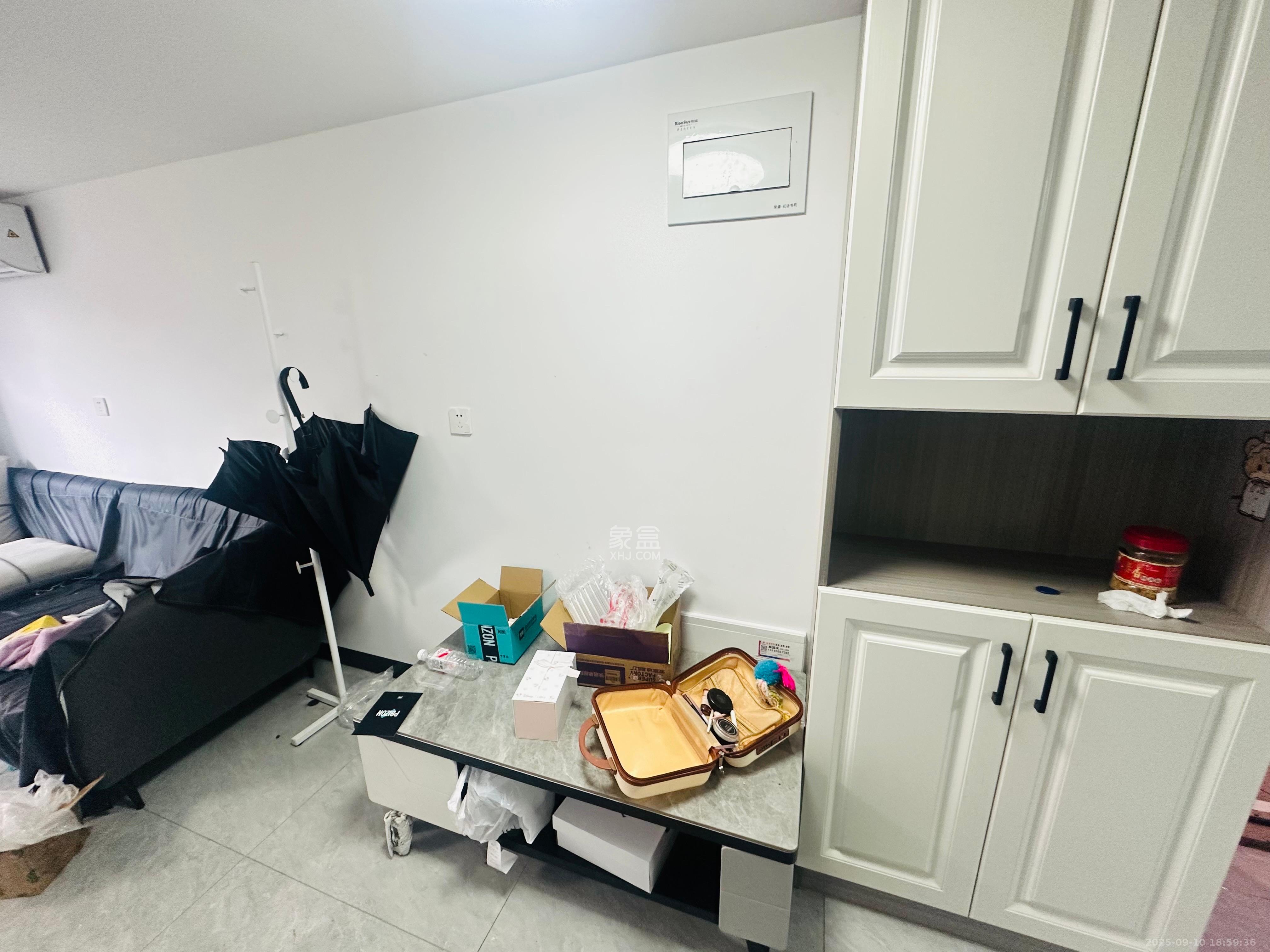 荣盛花语书苑 1室0厅0卫 2100.0元/月 荣盛花语书苑 1室0厅0卫 2100.0元/月室内图