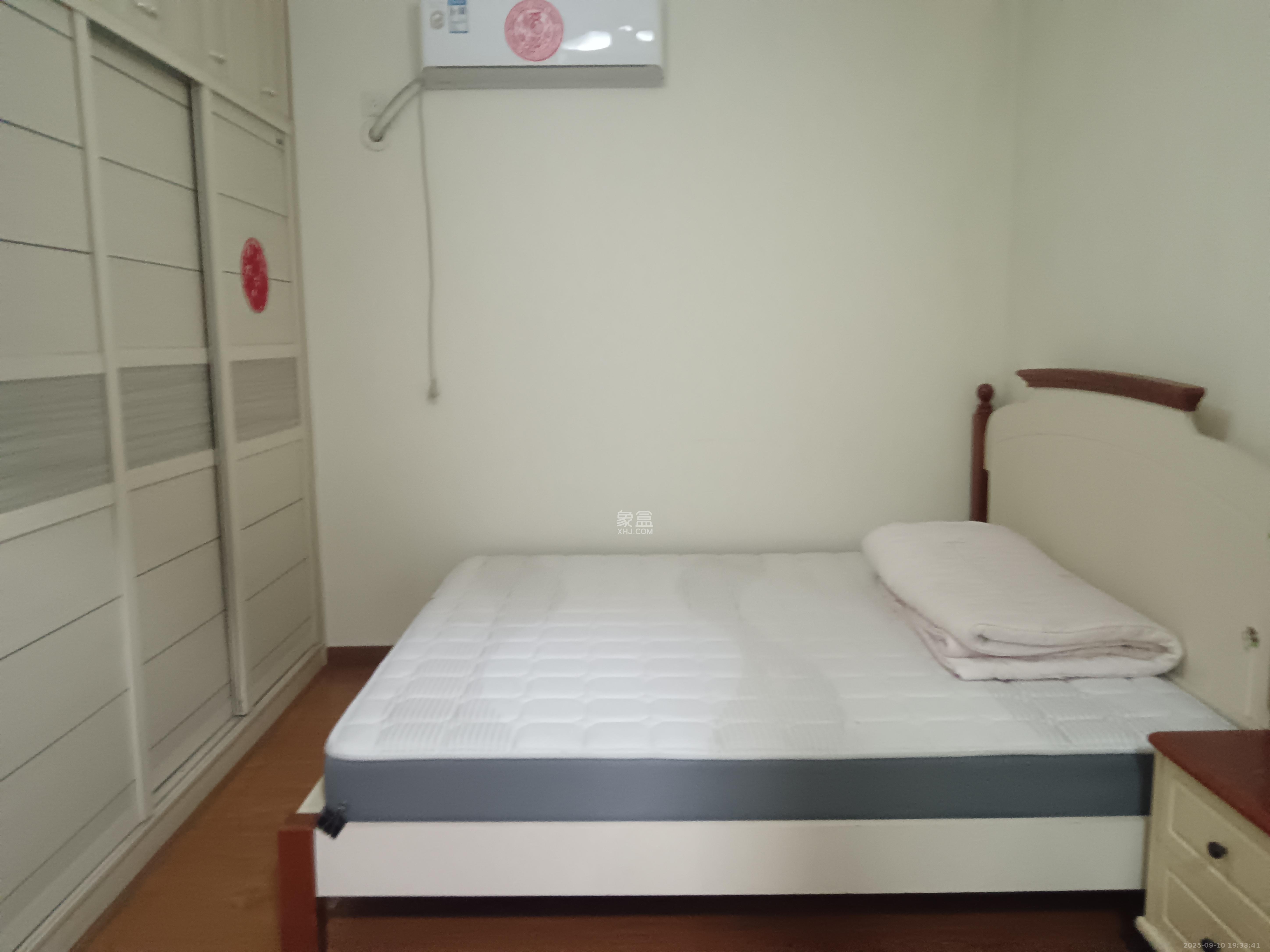 蓝光幸福满庭  1室0厅0卫   2100.00元/月室内图