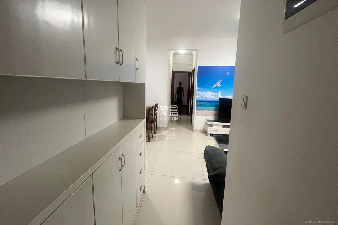 嘉顺苑 3室2厅2卫 2400.0元/月 嘉顺苑 3室2厅2卫 2400.0元/月室内图