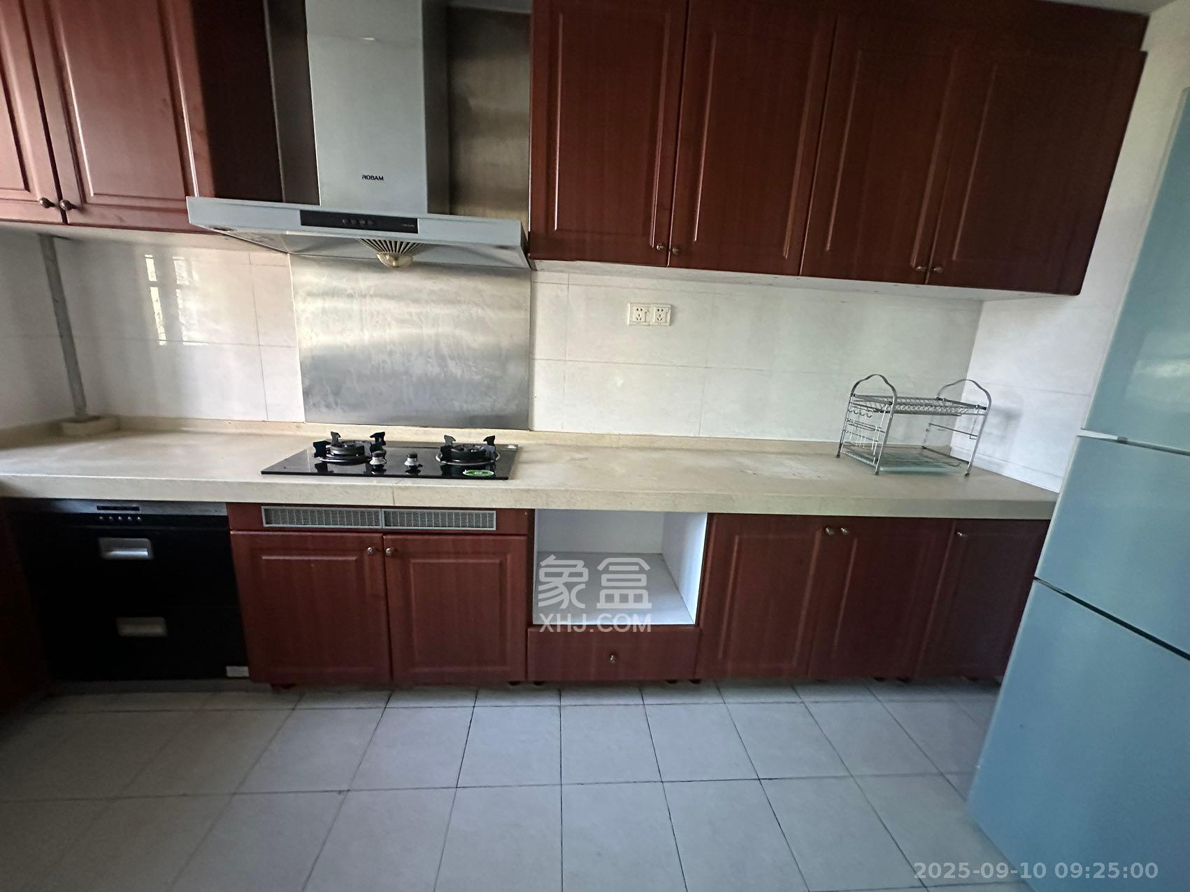 恒大城  4室2厅2卫    2600.0元/月 恒大城  4室2厅2卫    2600.0元/月室内图