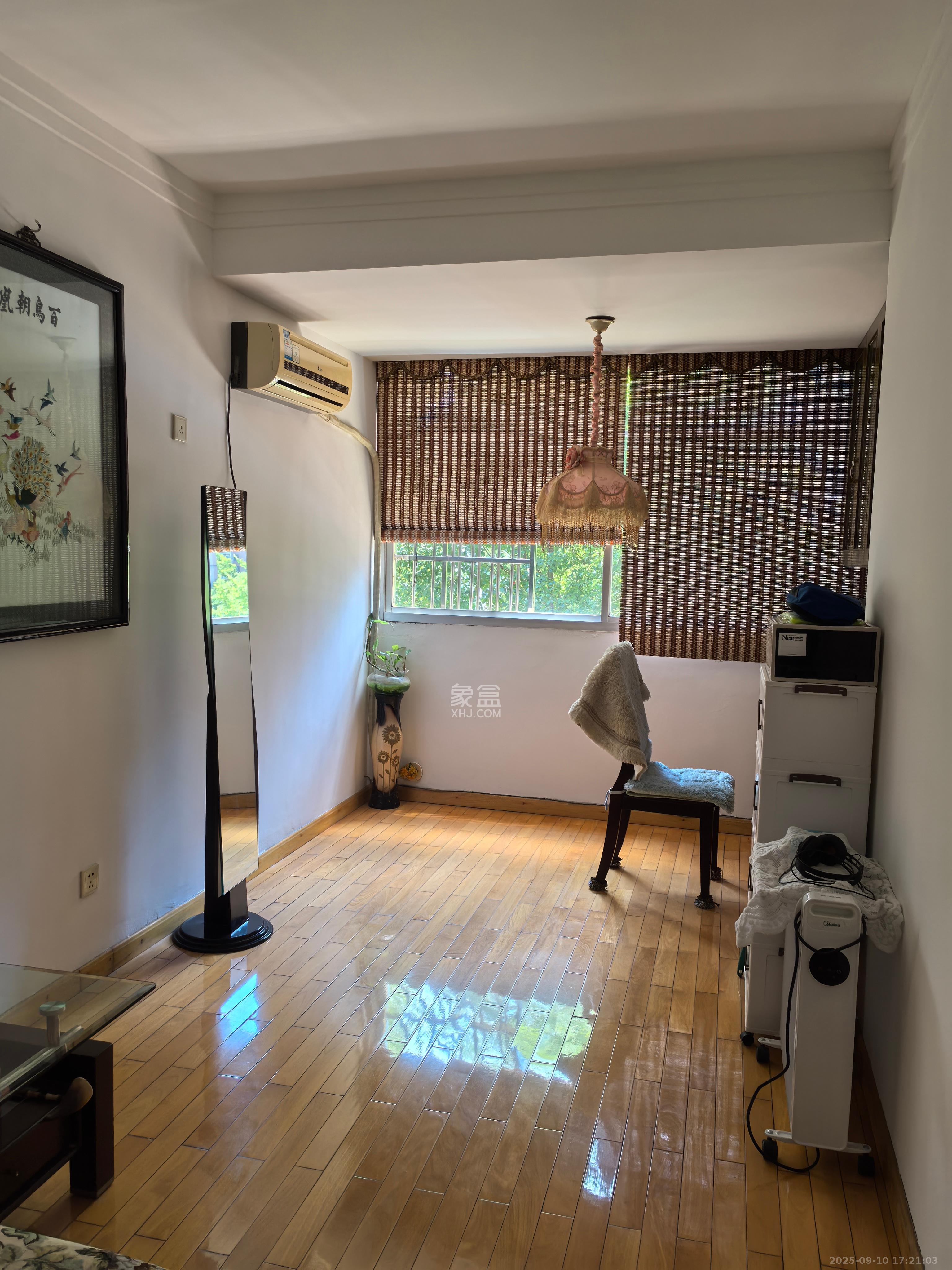 新星小区 3室2厅2卫 2200.0元/月 新星小区 3室2厅2卫 2200.0元/月室内图