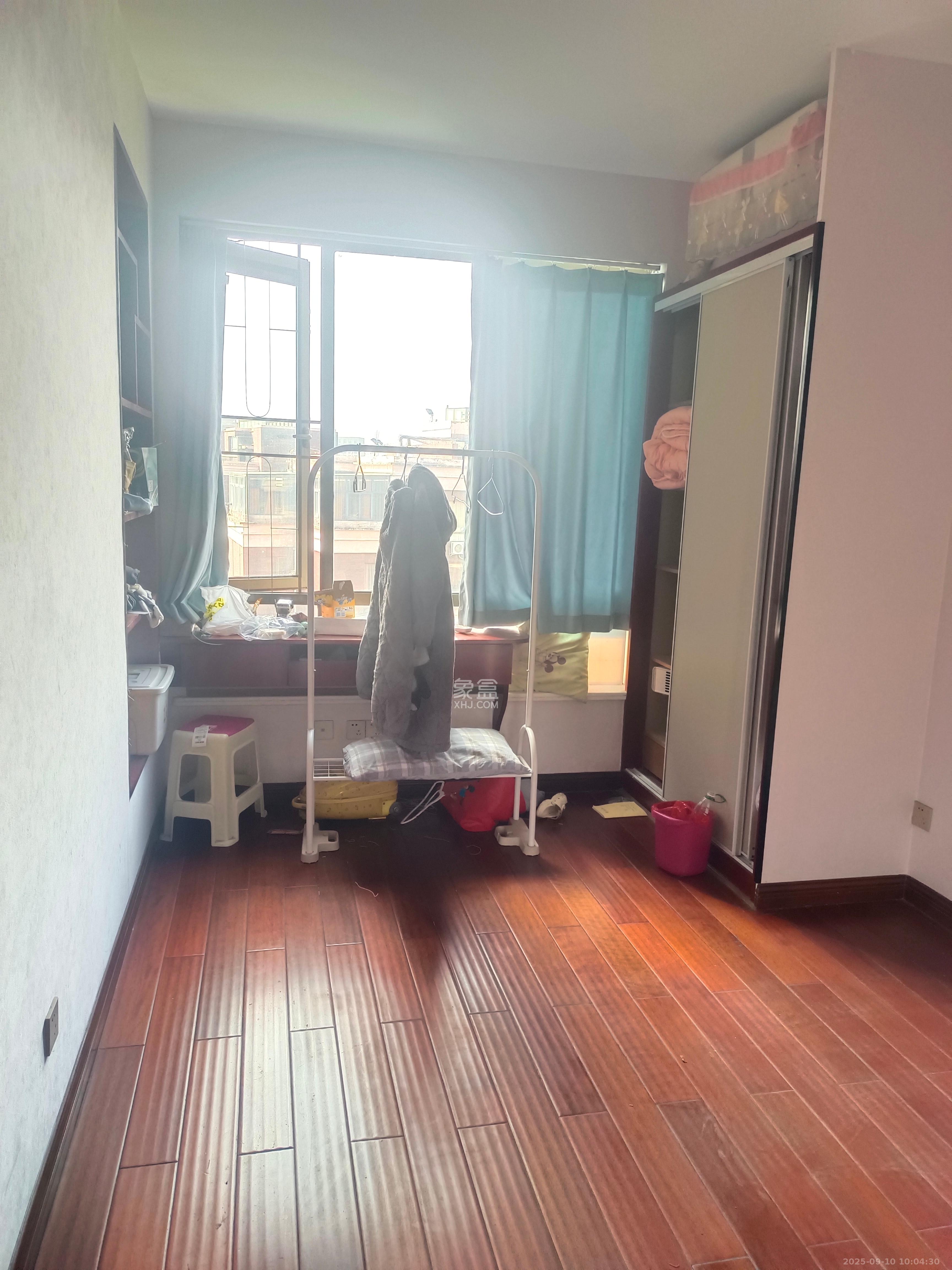 奥林匹克花园  3室2厅2卫    3200.0元/月室内图