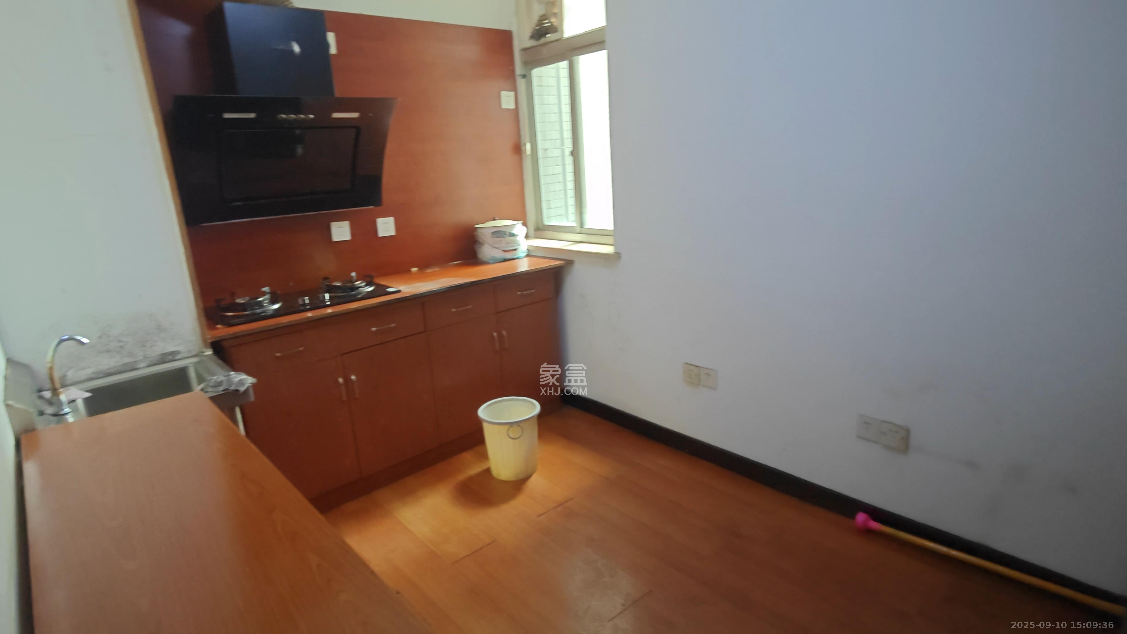 时代帝景 1室1厅1卫 4200.0元/月 时代帝景 1室1厅1卫 4200.0元/月室内图