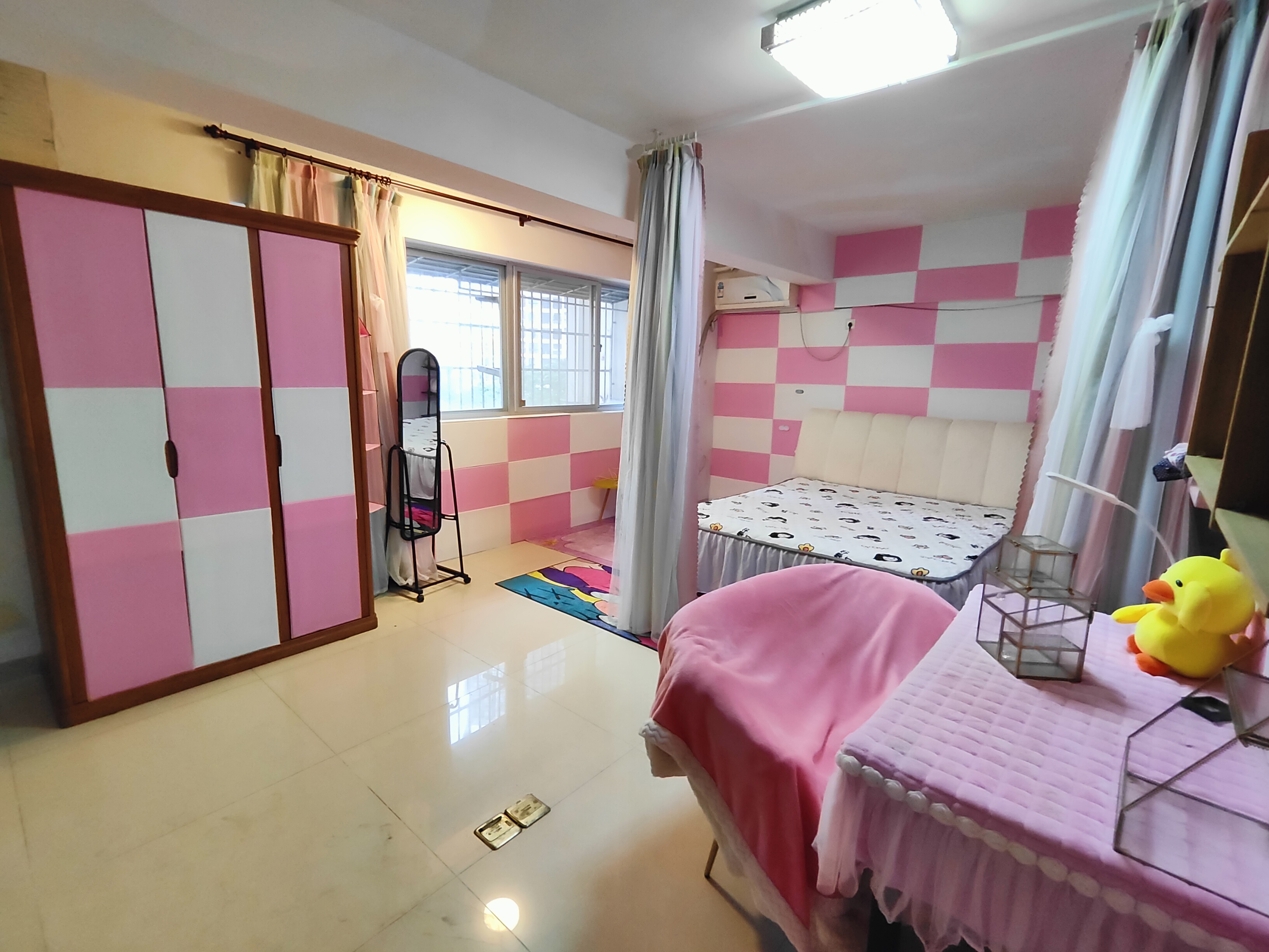新宏基大厦  1室1厅1卫    1300.0元/月室内图