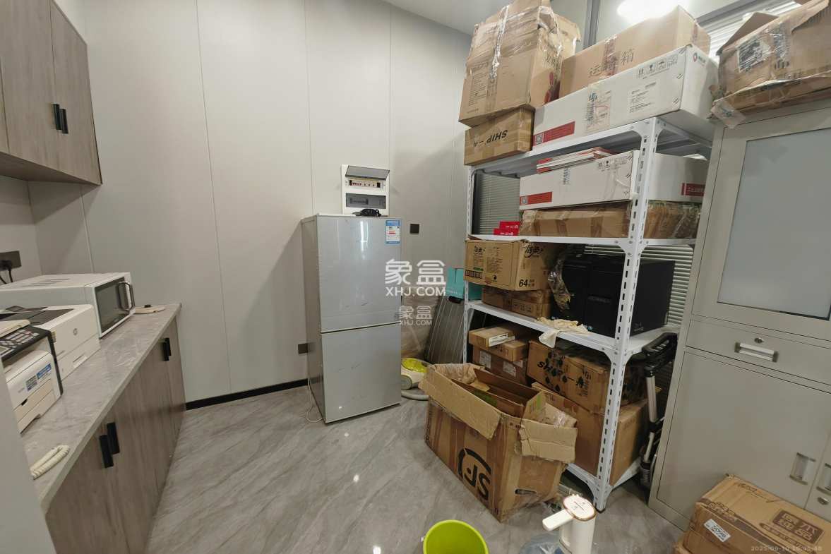 京武浪琴山三期(京武中心) 4室1厅1卫 20000.0元/月 京武浪琴山三期(京武中心) 4室1厅1卫 20000.0元/月室内图