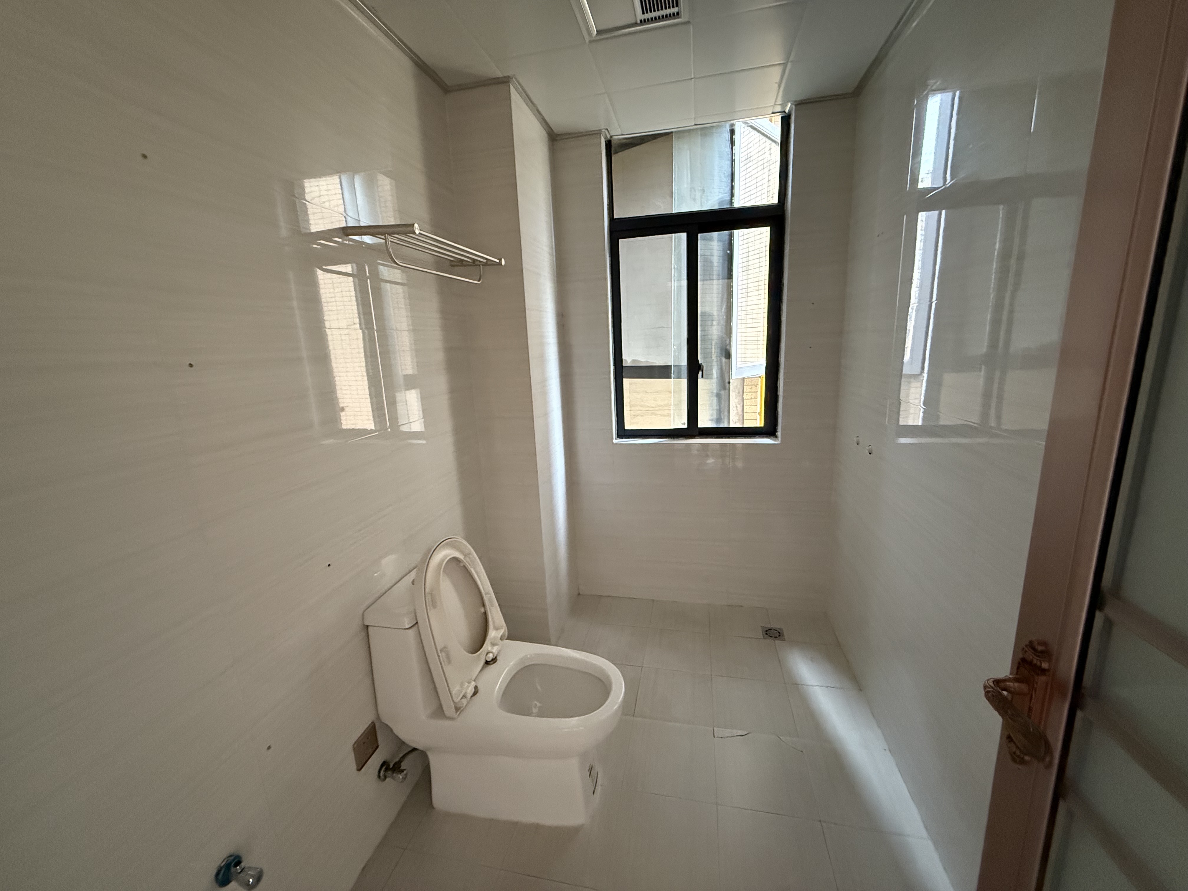 山水印象  3室2厅2卫    75.8万客厅