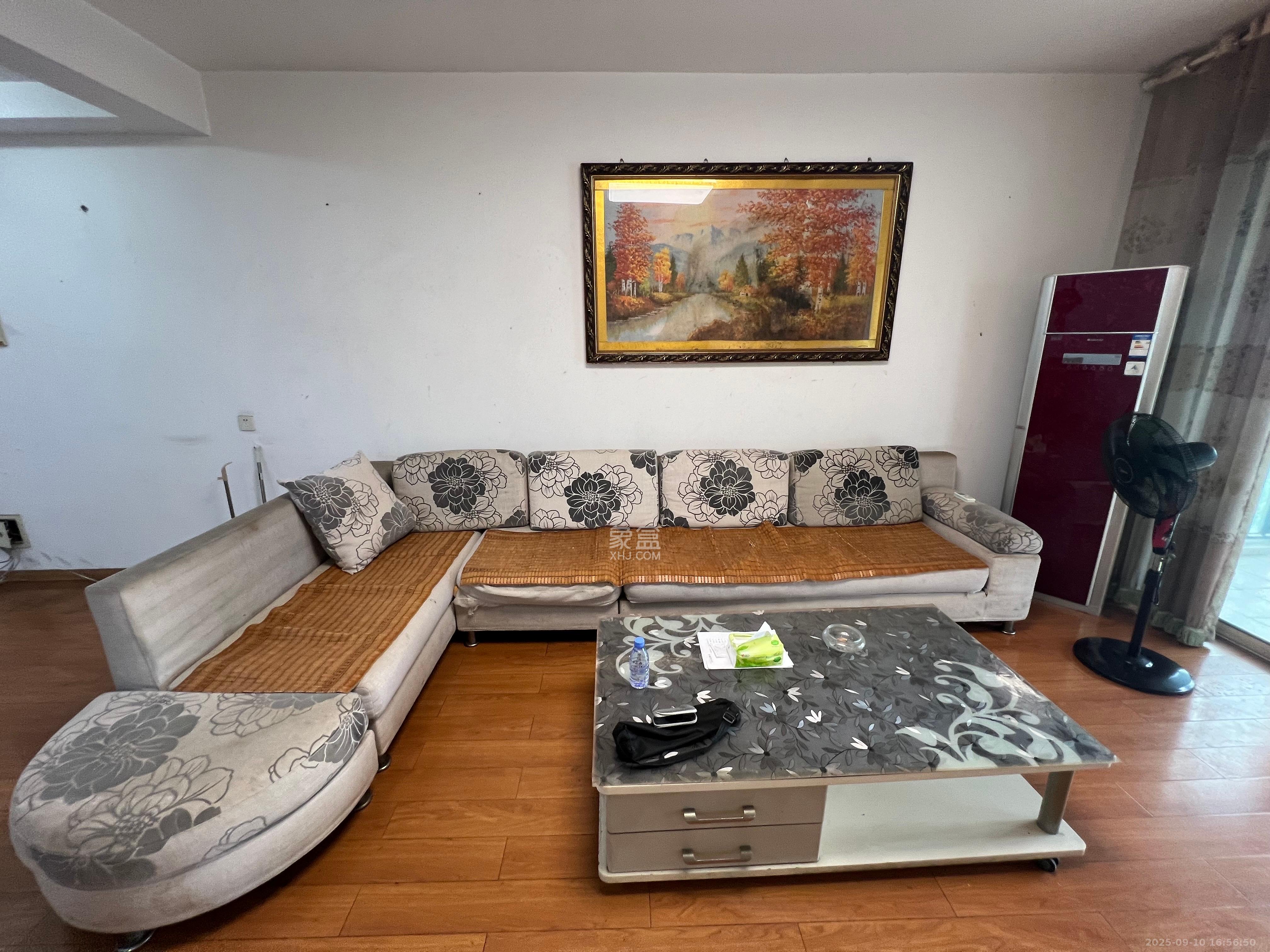 滨江金座 3室2厅2卫 3000.0元/月 滨江金座 3室2厅2卫 3000.0元/月室内图