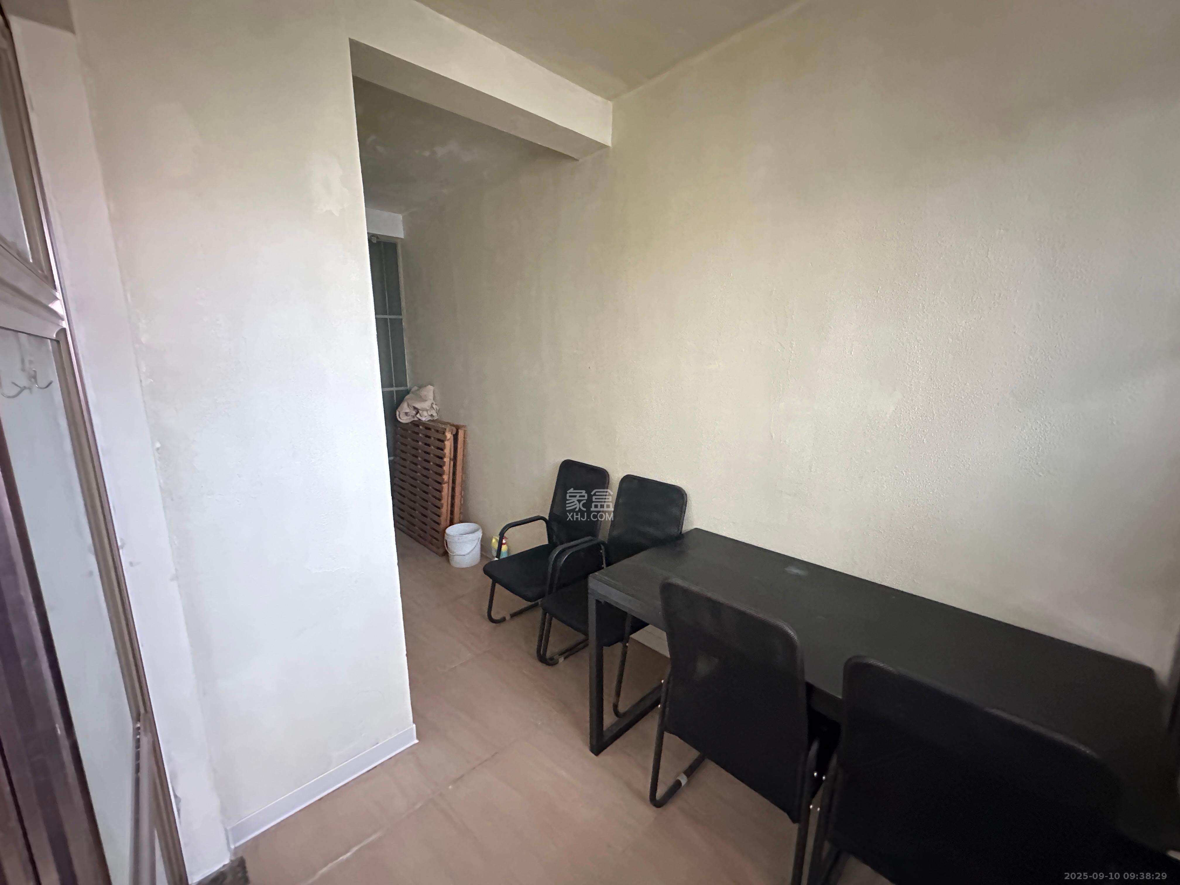 东塘瑞府 3室1厅1卫 2600.0元/月 东塘瑞府 3室1厅1卫 2600.0元/月室内图