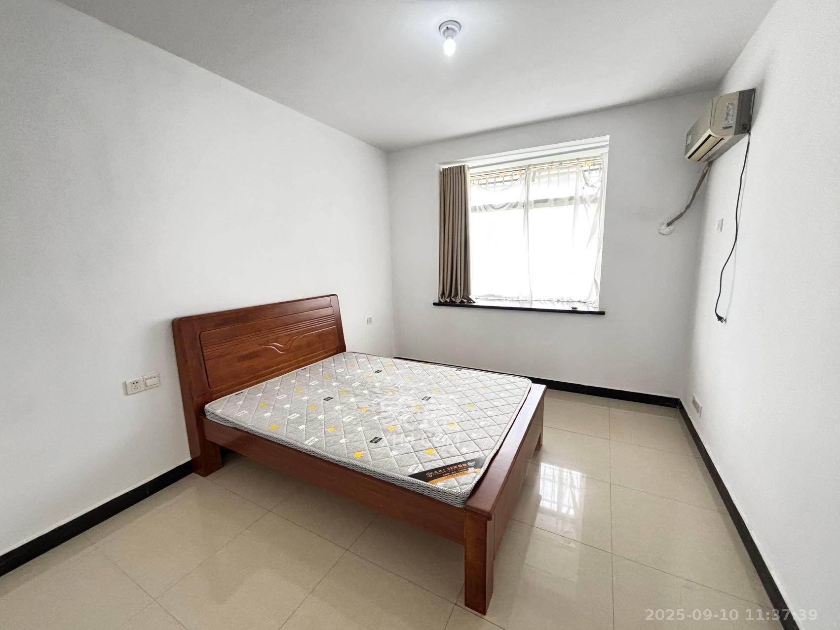 泉水塘小区  3室2厅1卫    1900.0元/月 泉水塘小区  3室2厅1卫    1900.0元/月室内图