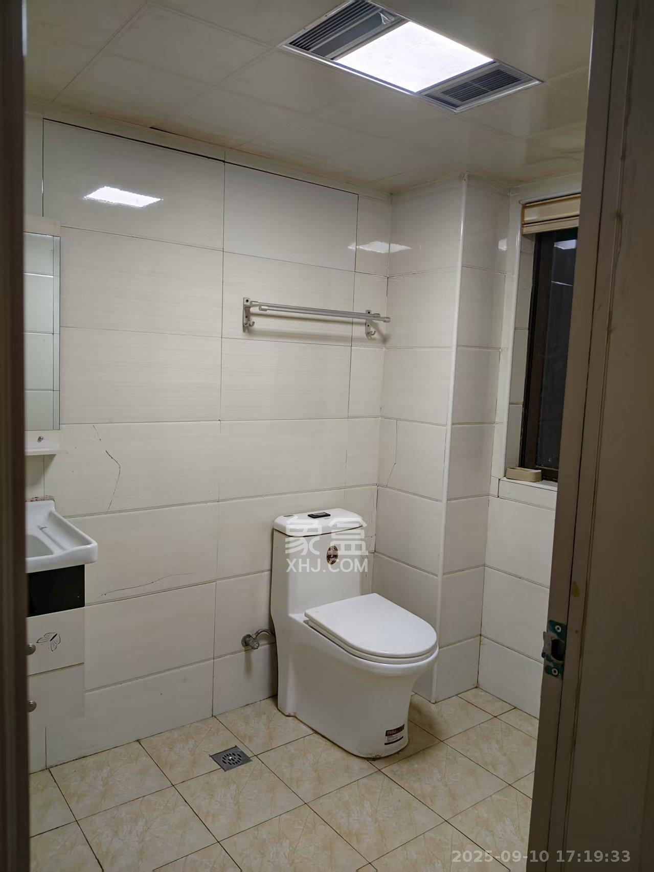 联丰苑 3室2厅1卫 2000.0元/月 联丰苑 3室2厅1卫 2000.0元/月室内图