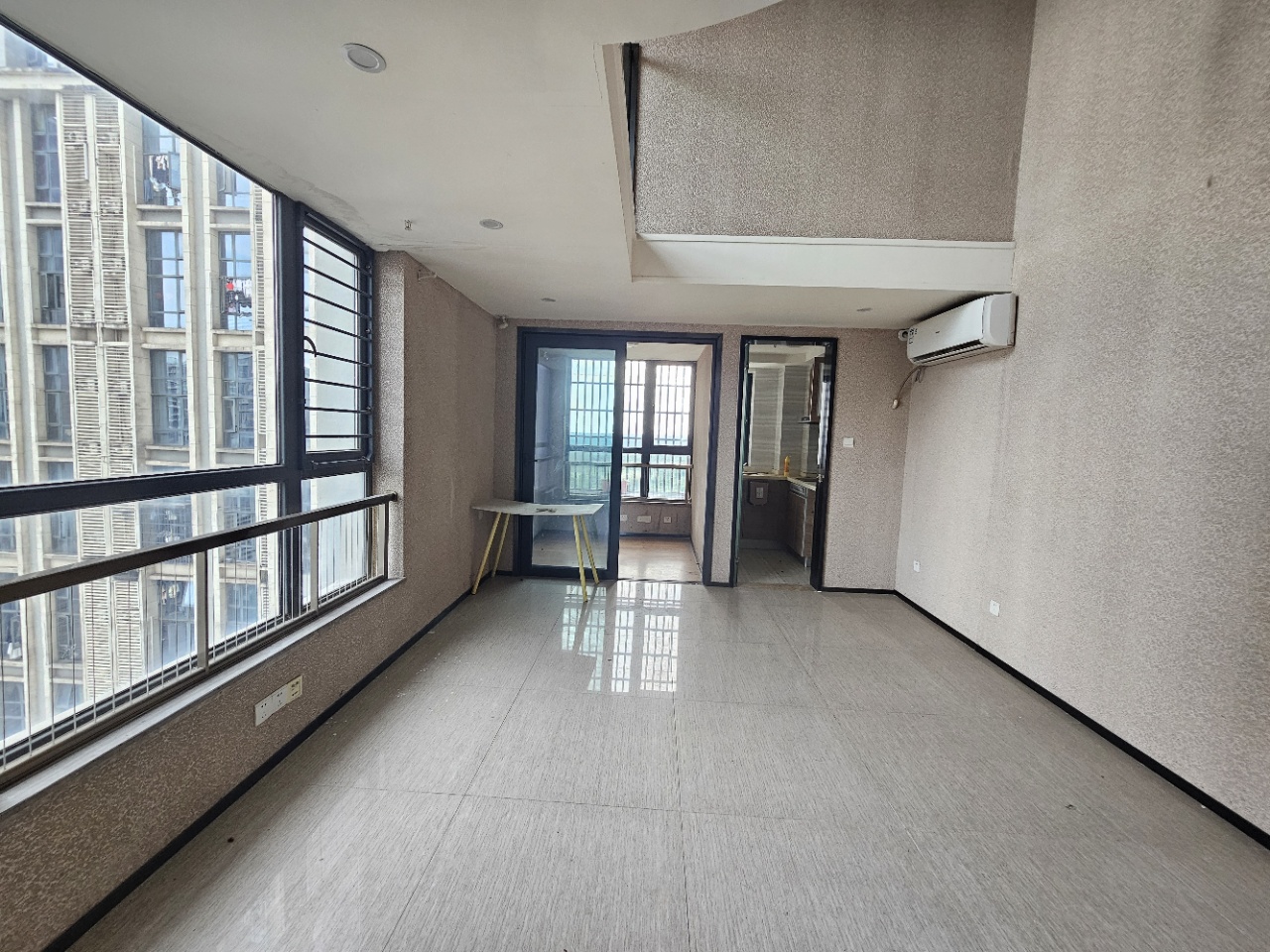 恒大海口文化旅游城 2室1厅1卫 1700.0元/月 恒大海口文化旅游城 2室1厅1卫 1700.0元/月室内图