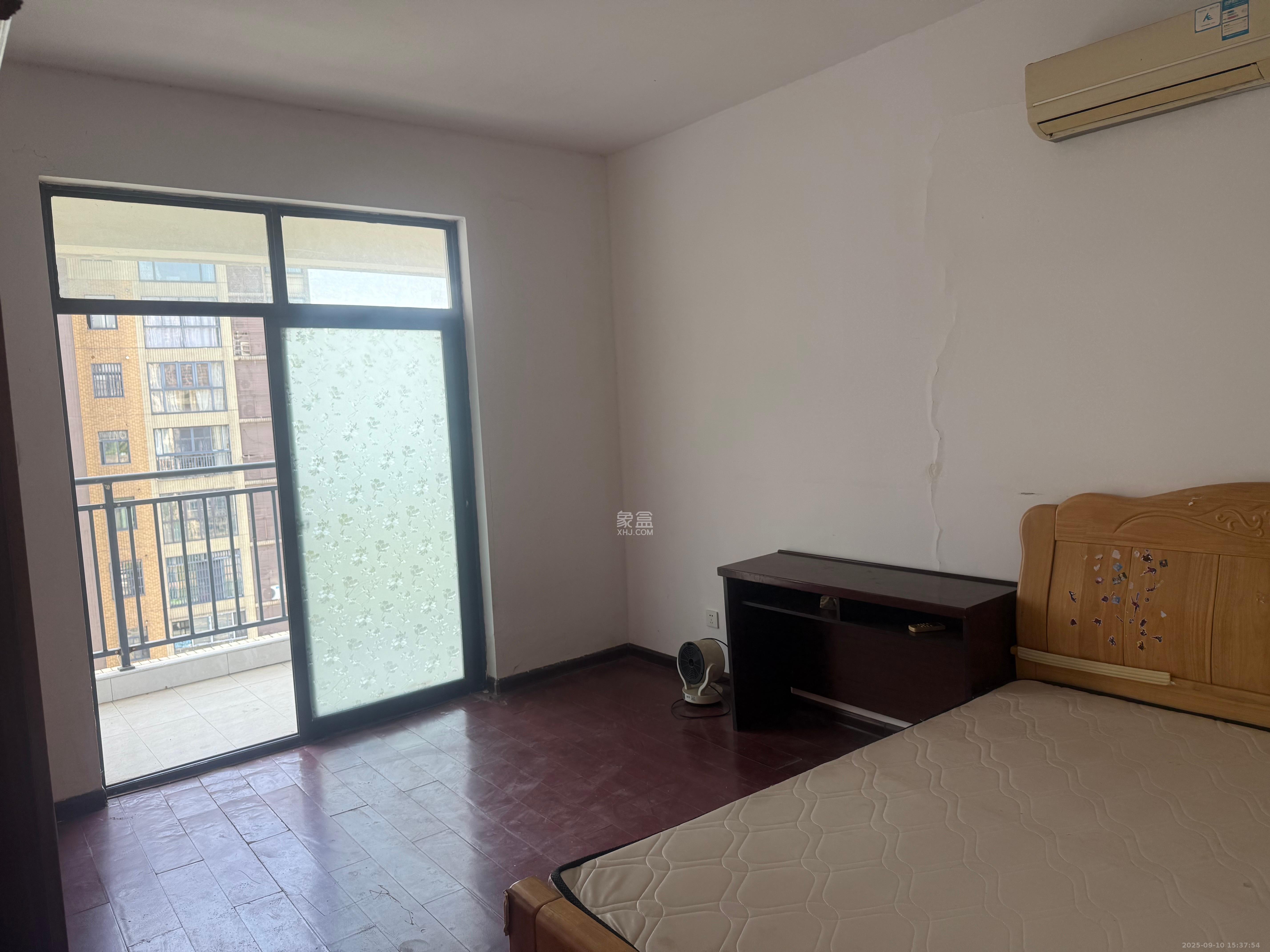 香芙嘉园(广铁湘府嘉园)  3室2厅1卫    2000.0元/月 香芙嘉园(广铁湘府嘉园)  3室2厅1卫    2000.0元/月室内图1