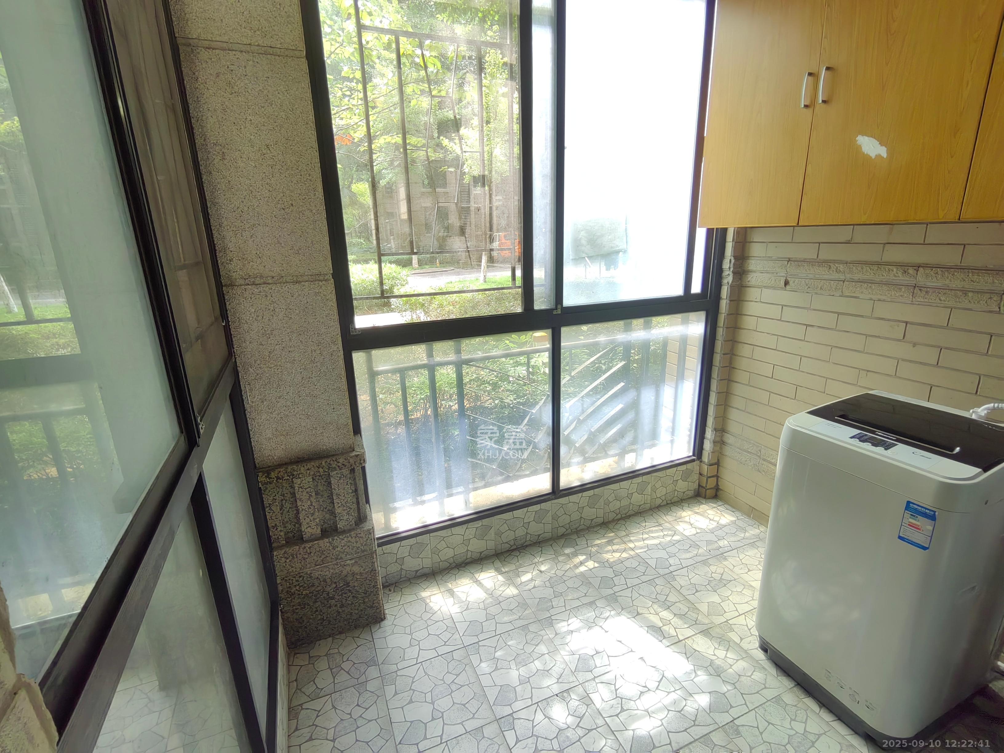 华润凤凰城一期 2室2厅1卫 1500.0元/月 华润凤凰城一期 2室2厅1卫 1500.0元/月室内图