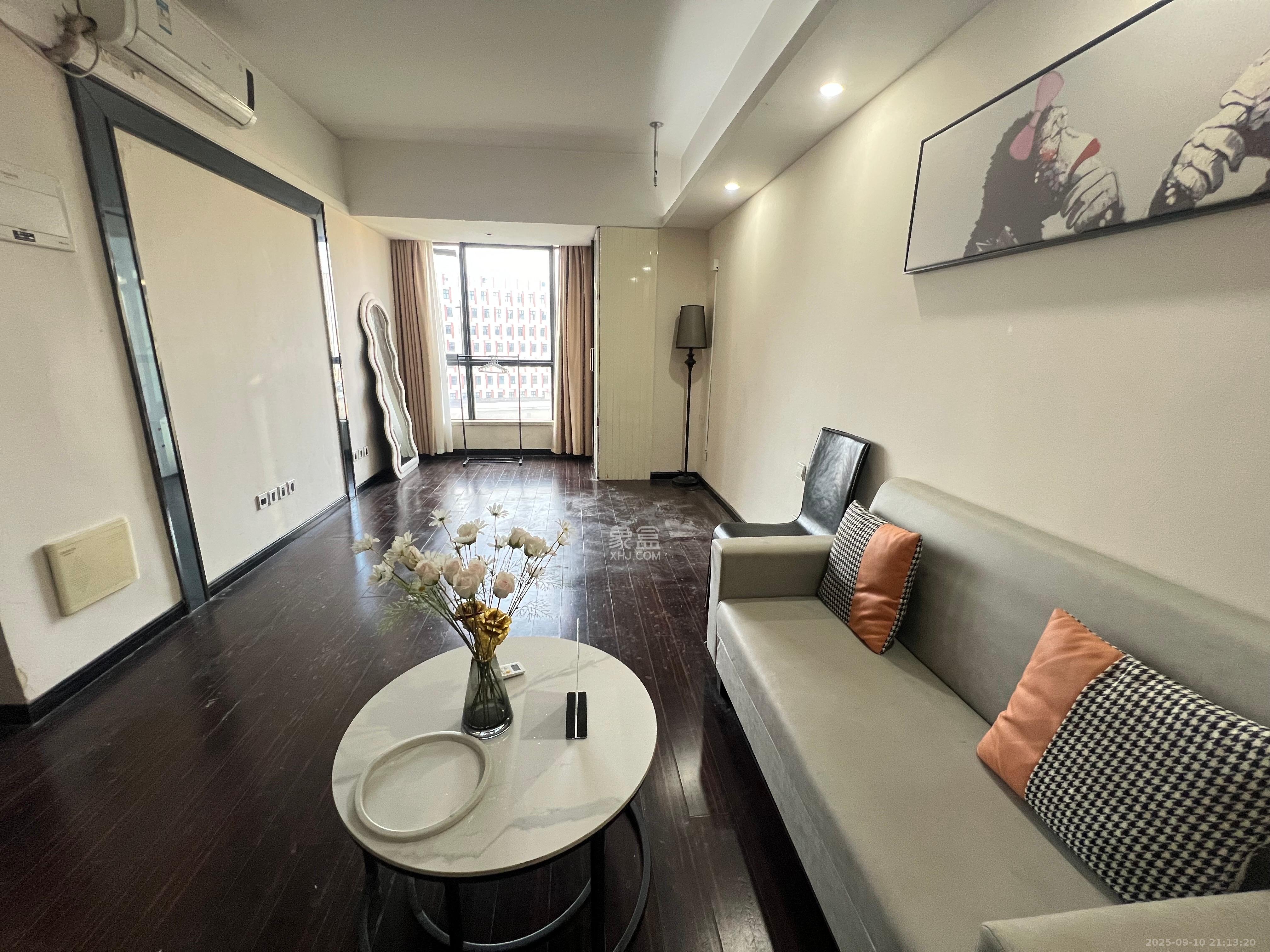 德思勤城市广场（宝格丽公寓）  1室1厅1卫    1400.0元/月室内图