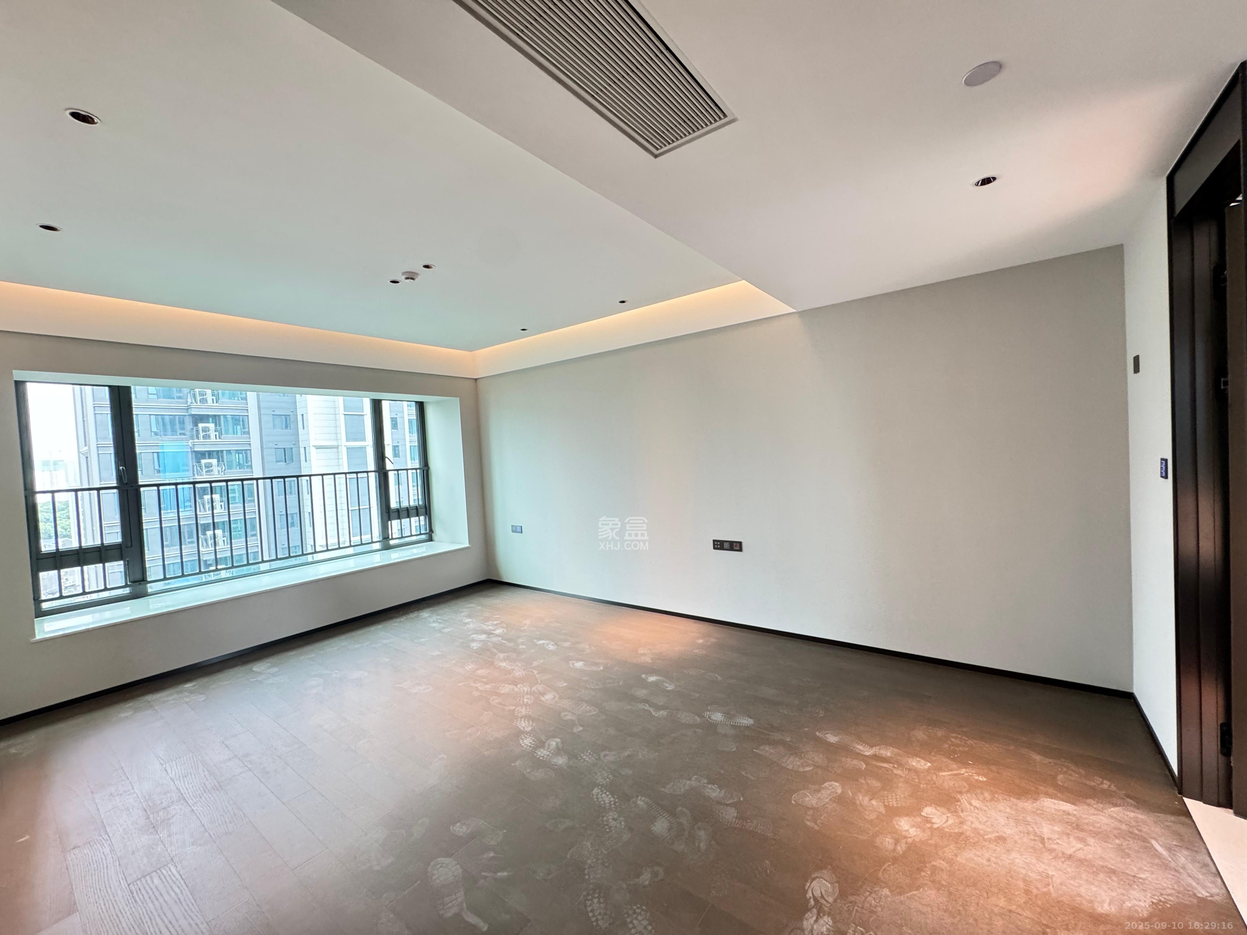 中海阅湘台 4室2厅3卫 10000.0元/月 中海阅湘台 4室2厅3卫 10000.0元/月室内图