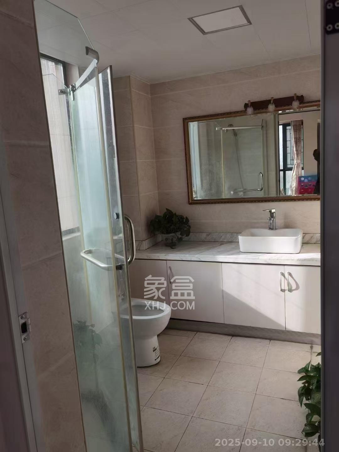 融科东南海 4室2厅2卫 3500.0元/月 融科东南海 4室2厅2卫 3500.0元/月室内图